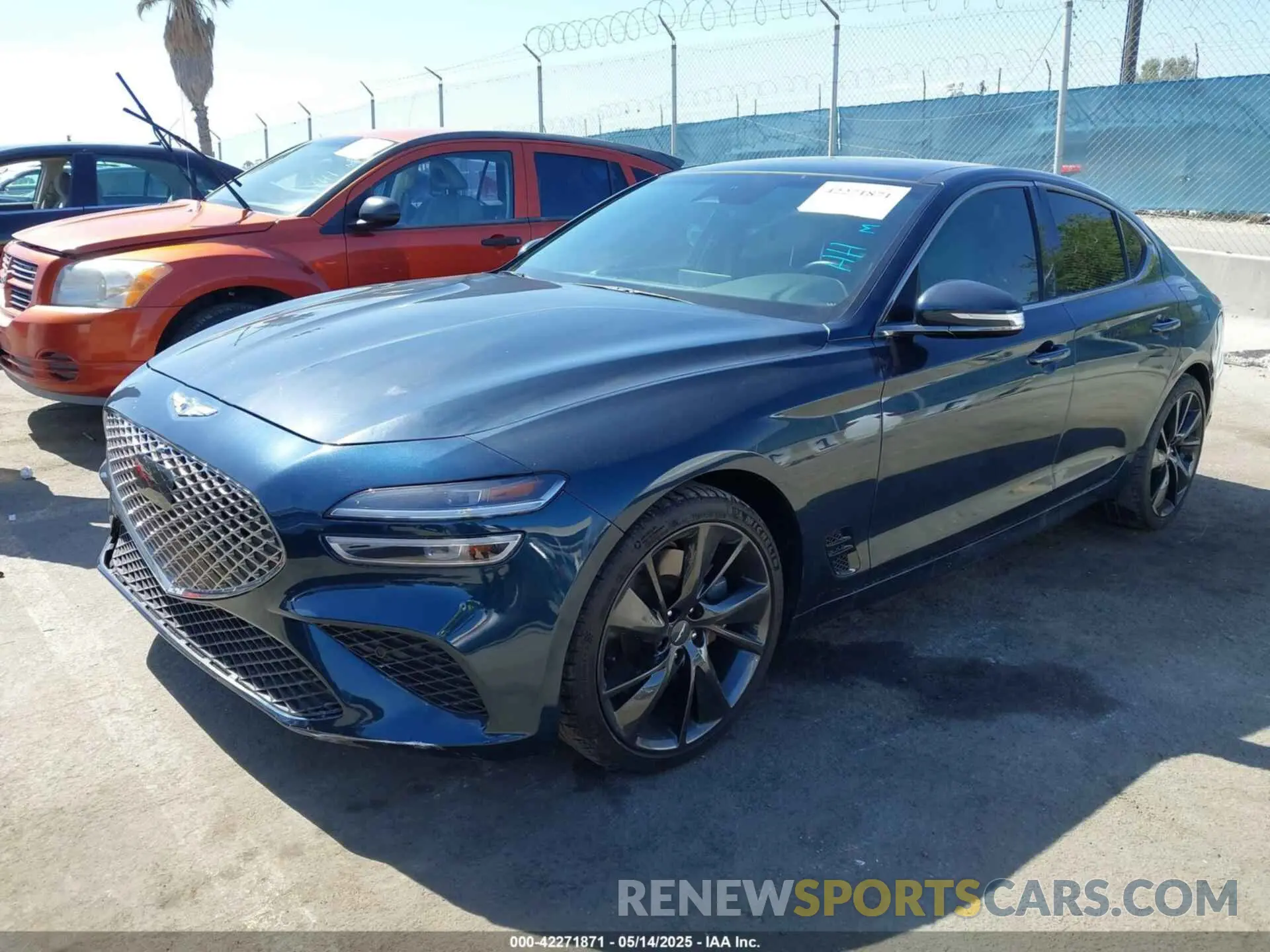 2 fotografías del automóvil dañado KMTG54TE2NU082023 GENESIS G70 2022