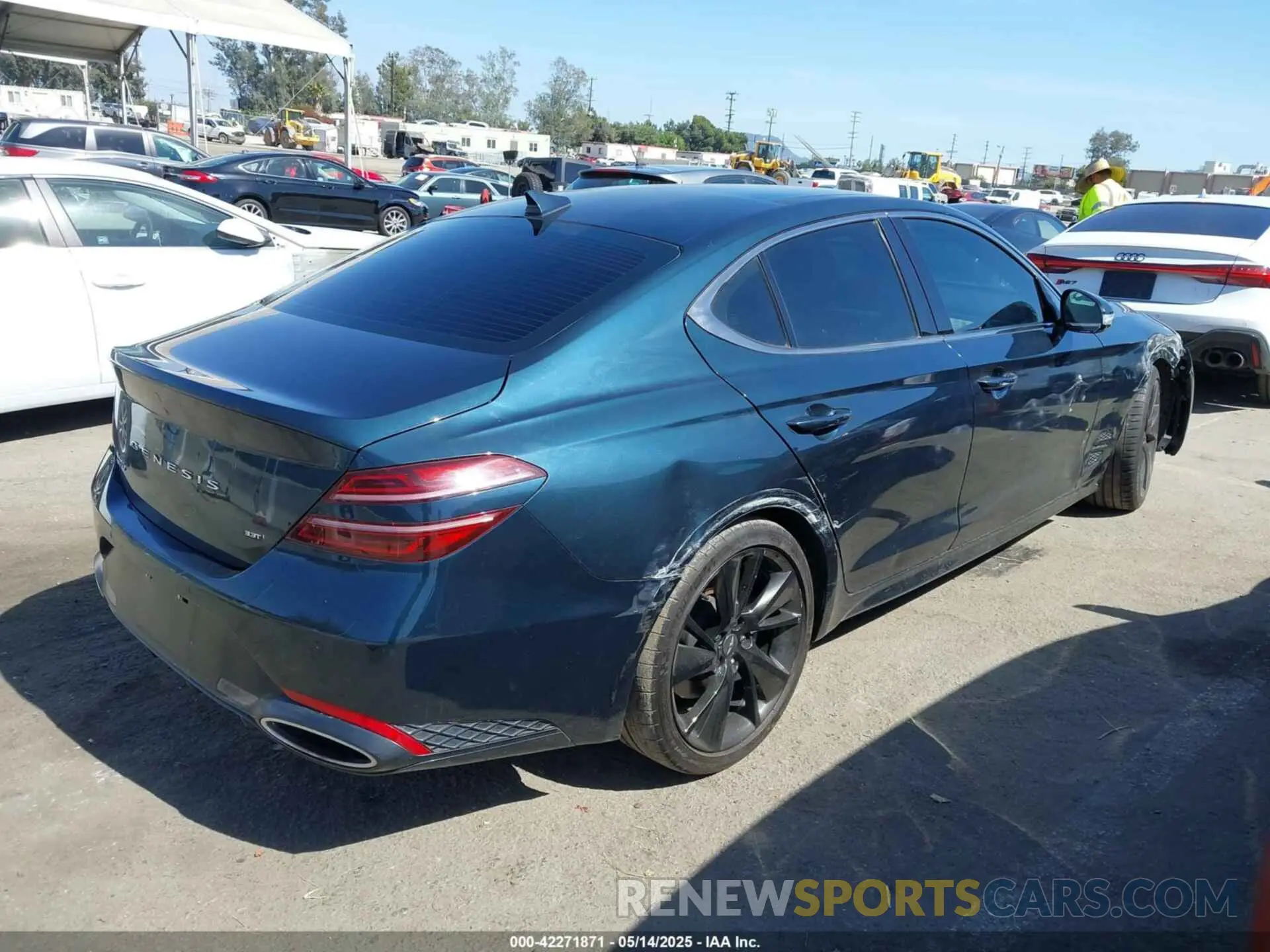 4 fotografías del automóvil dañado KMTG54TE2NU082023 GENESIS G70 2022