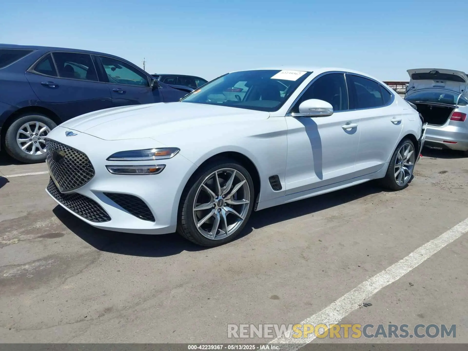 2 fotografías del automóvil dañado KMTG54TE7NU084771 GENESIS G70 2022