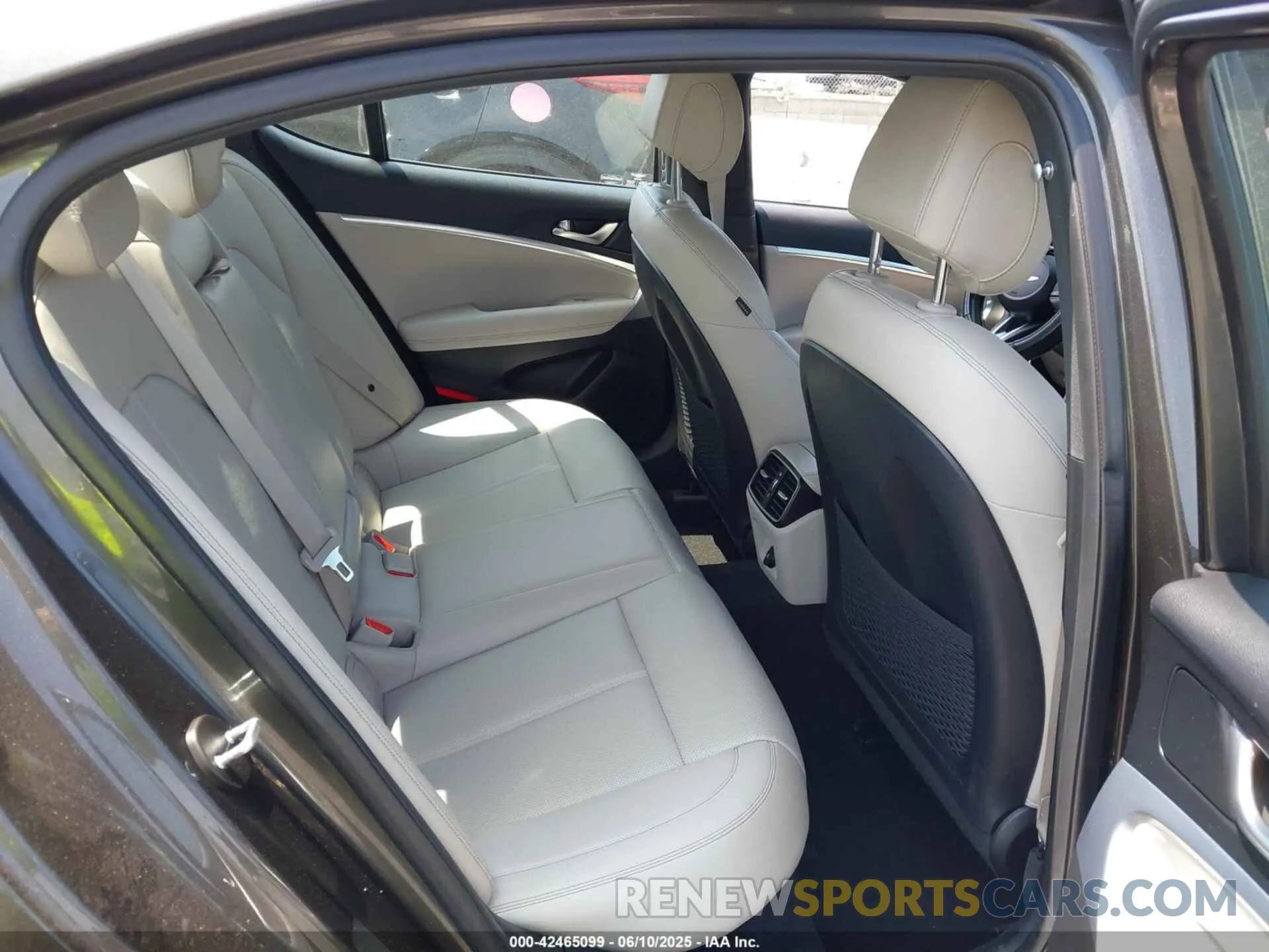 8 fotografías del automóvil dañado KMTG34TA3PU120669 GENESIS G70 2023