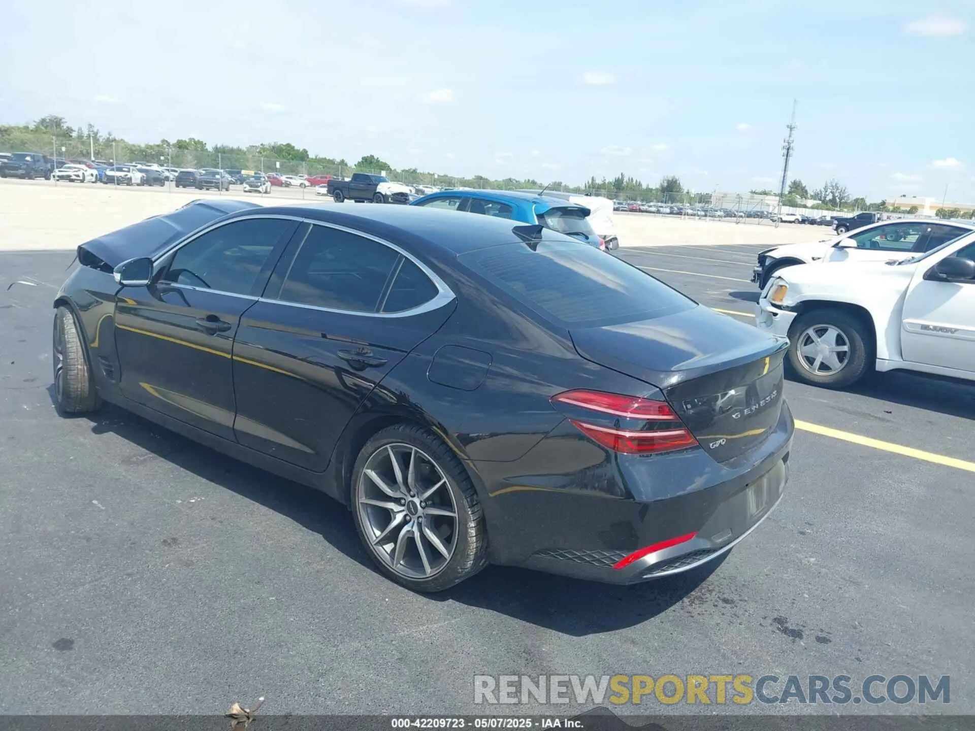 3 fotografías del automóvil dañado KMTG34TA4PU135164 GENESIS G70 2023