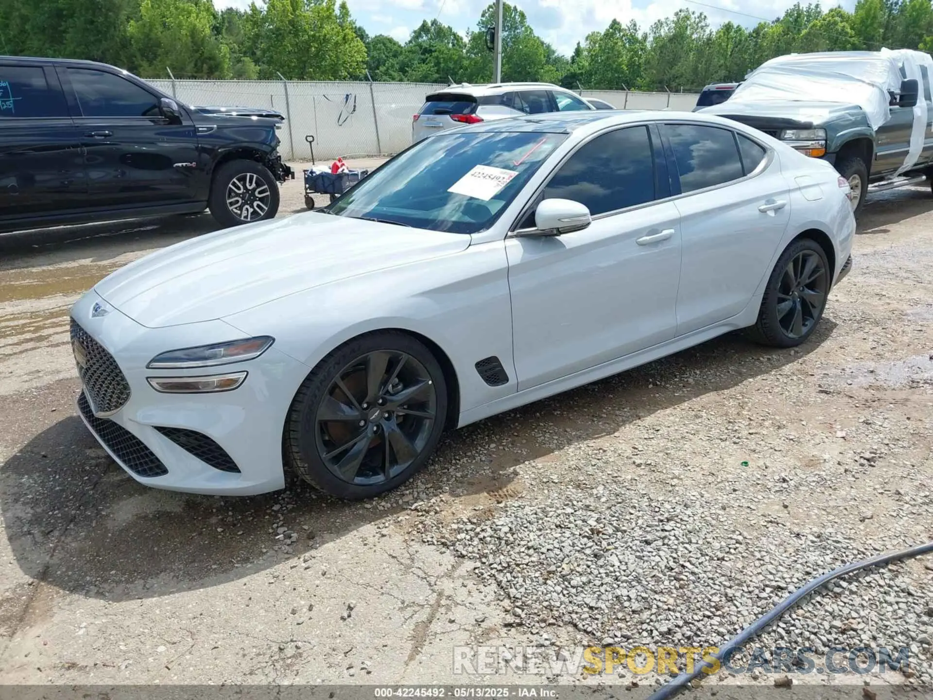 2 fotografías del automóvil dañado KMTG34TA6PU111805 GENESIS G70 2023