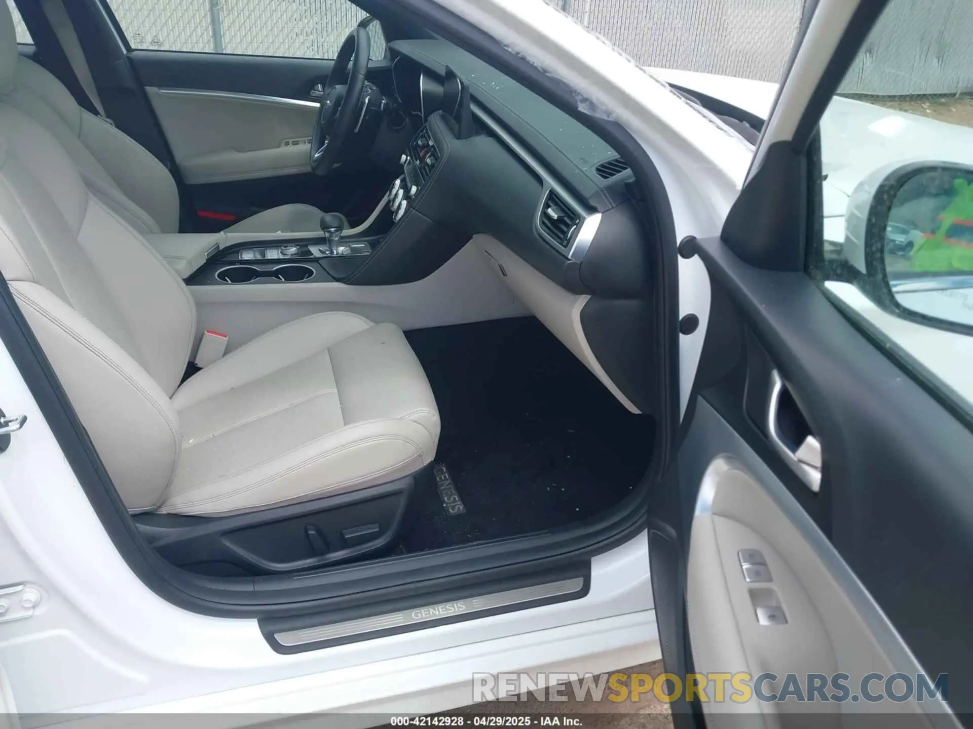 5 fotografías del automóvil dañado KMTG34TA7PU131917 GENESIS G70 2023