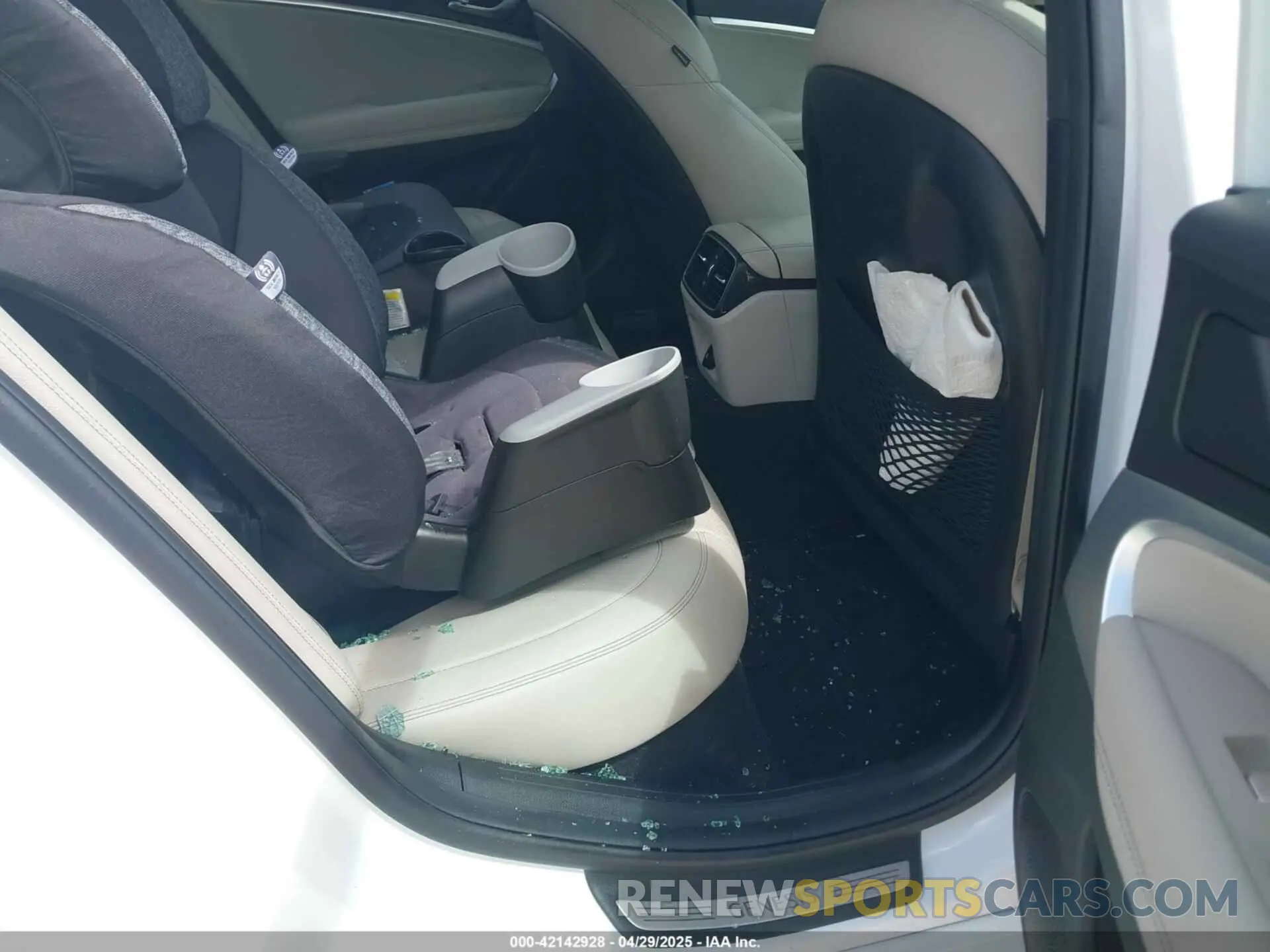8 fotografías del automóvil dañado KMTG34TA7PU131917 GENESIS G70 2023