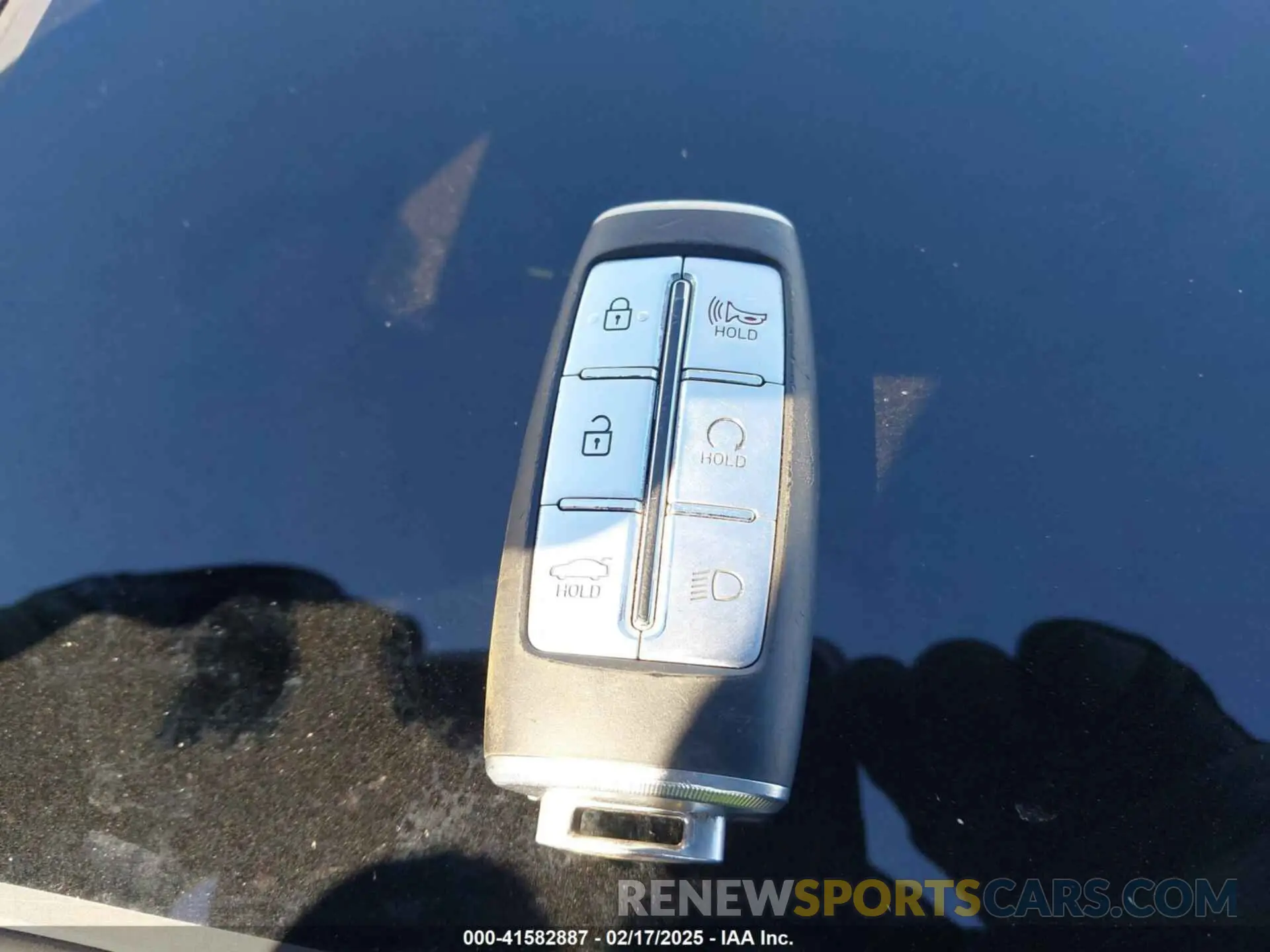 11 fotografías del automóvil dañado KMTG34TA9PU109174 GENESIS G70 2023