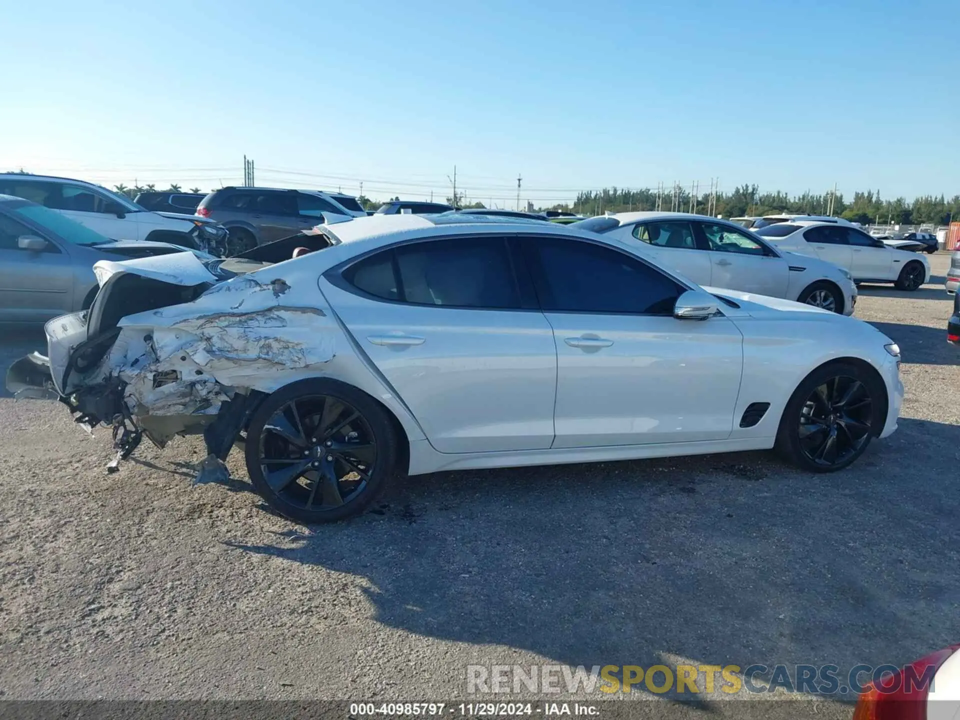 13 fotografías del automóvil dañado KMTG34TA9PU110258 GENESIS G70 2023