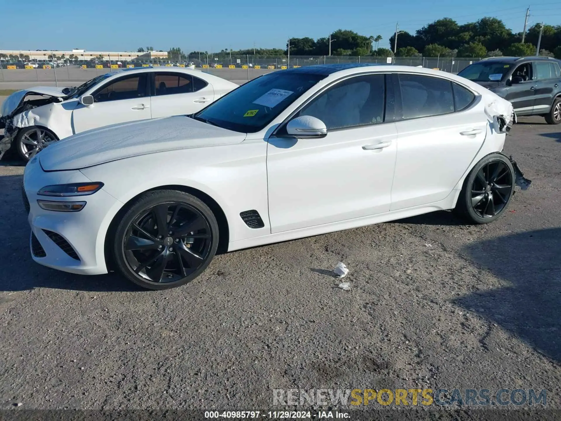 2 fotografías del automóvil dañado KMTG34TA9PU110258 GENESIS G70 2023