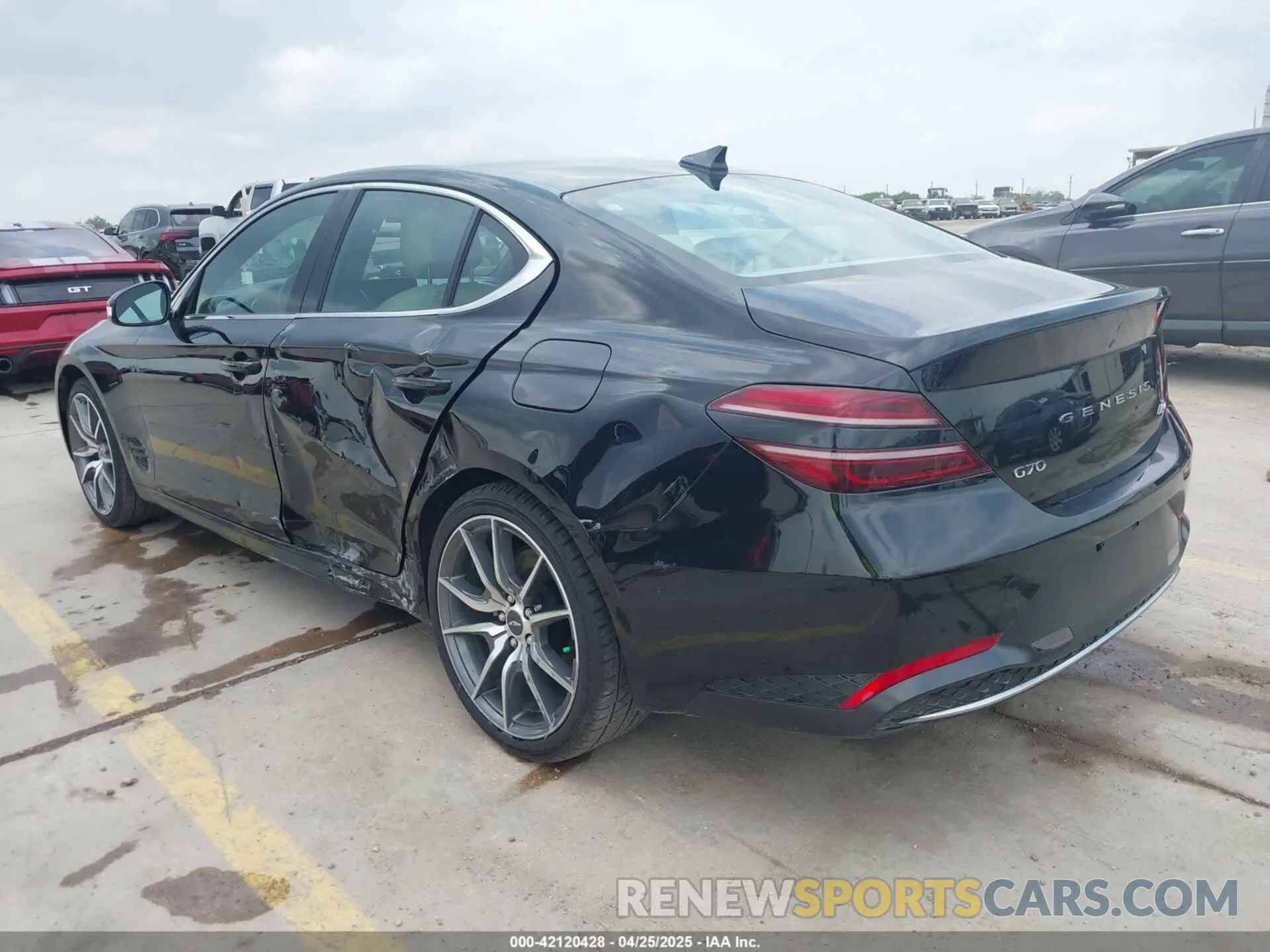 3 fotografías del automóvil dañado KMTG34TAXPU125643 GENESIS G70 2023