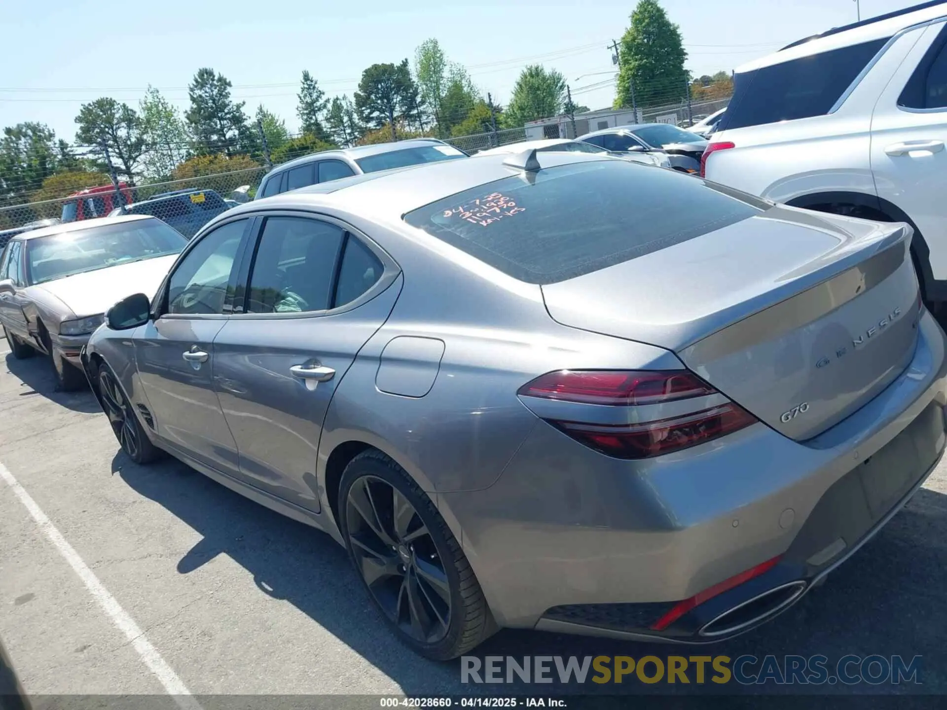 14 fotografías del automóvil dañado KMTG54TE2PU119770 GENESIS G70 2023