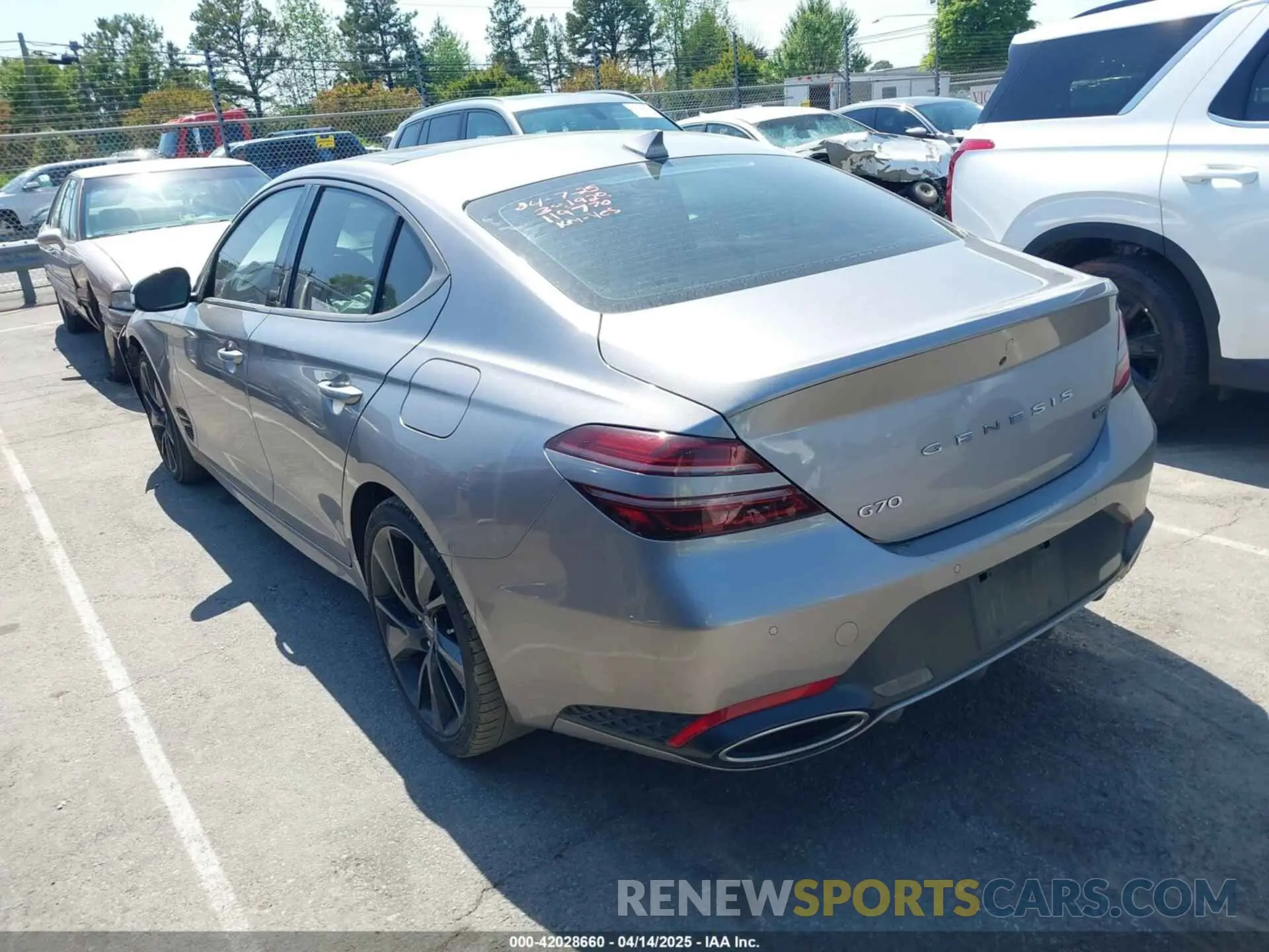 3 fotografías del automóvil dañado KMTG54TE2PU119770 GENESIS G70 2023