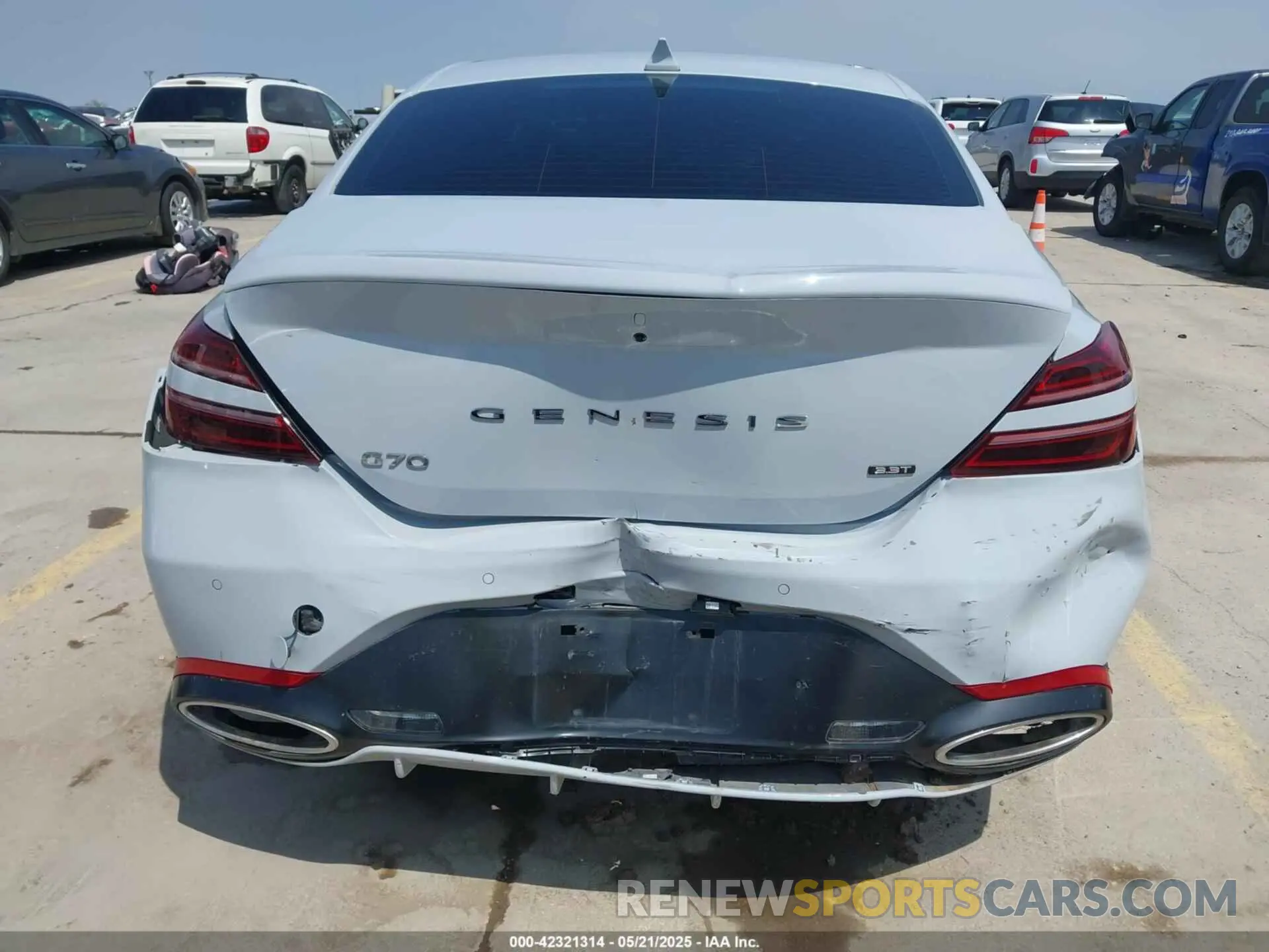 16 fotografías del automóvil dañado KMTG54TEXPU107592 GENESIS G70 2023