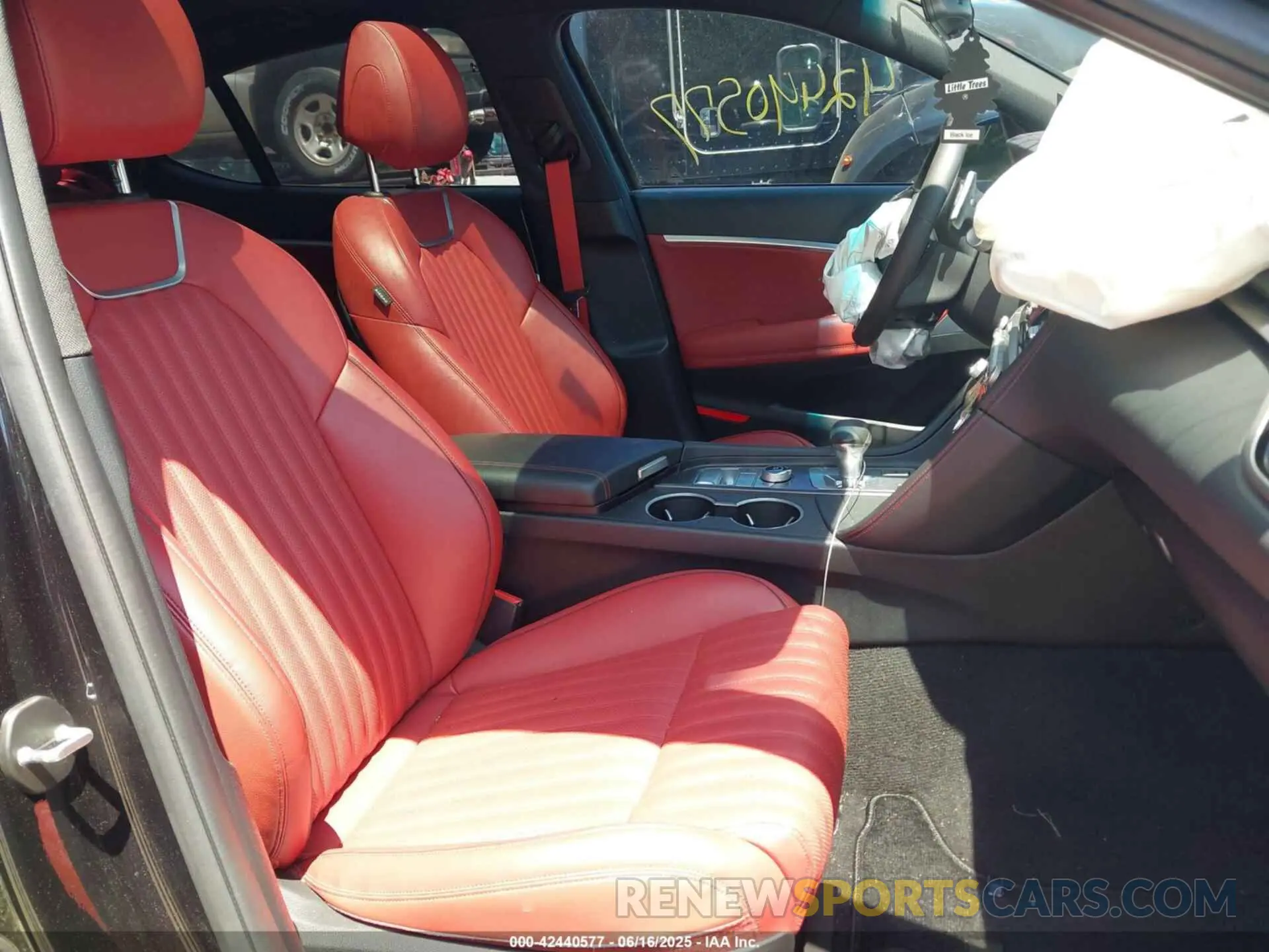 5 fotografías del automóvil dañado KMTG34SC8RU138218 GENESIS G70 2024