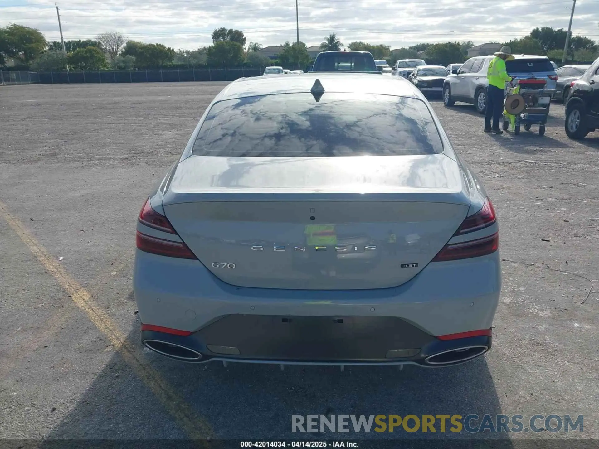 17 fotografías del automóvil dañado KMTG54SE7RU141266 GENESIS G70 2024