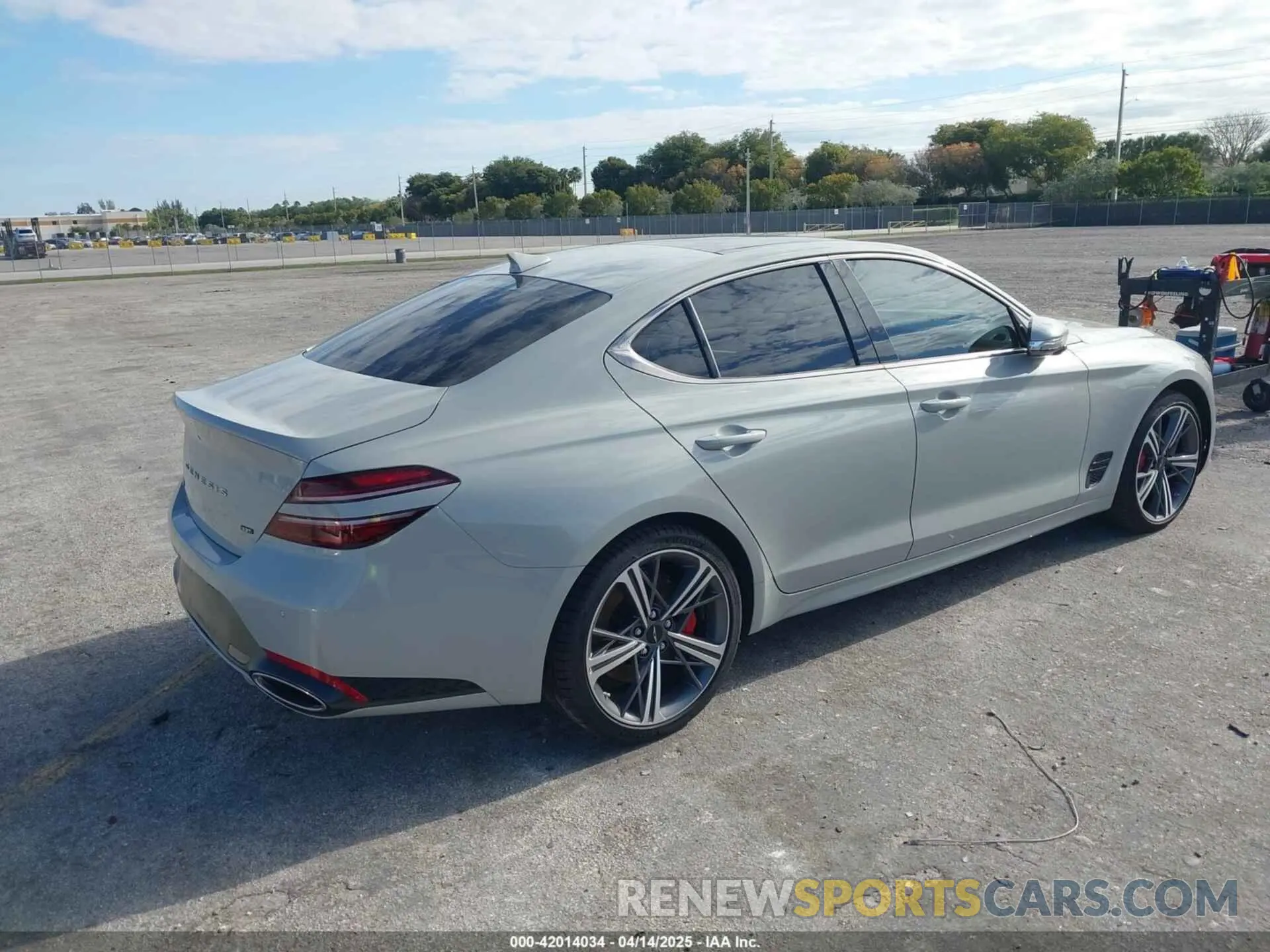 4 fotografías del automóvil dañado KMTG54SE7RU141266 GENESIS G70 2024