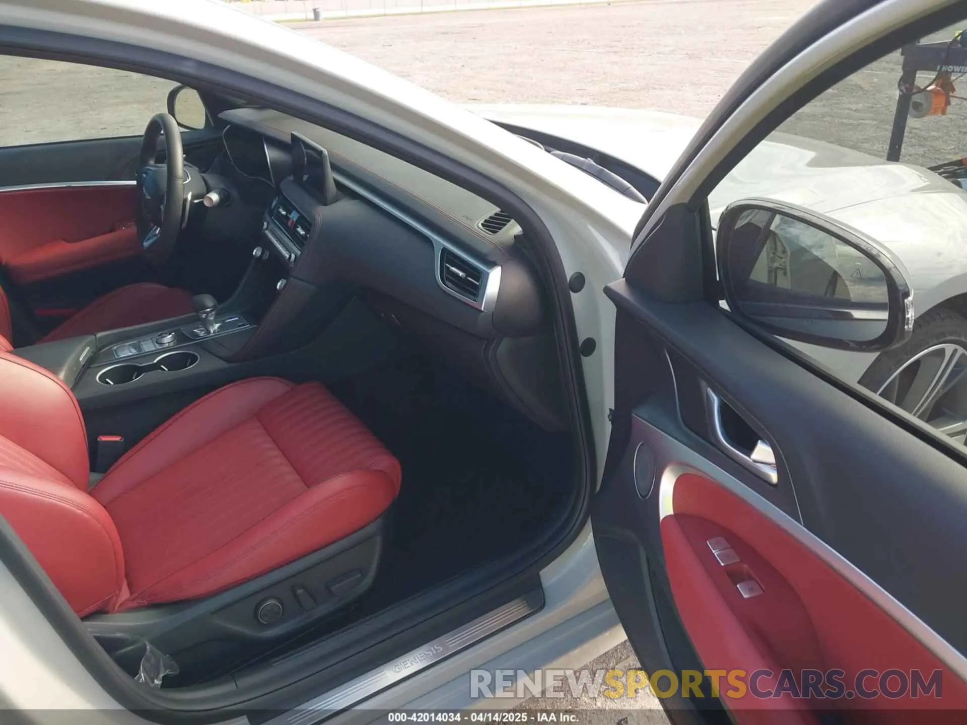 5 fotografías del automóvil dañado KMTG54SE7RU141266 GENESIS G70 2024