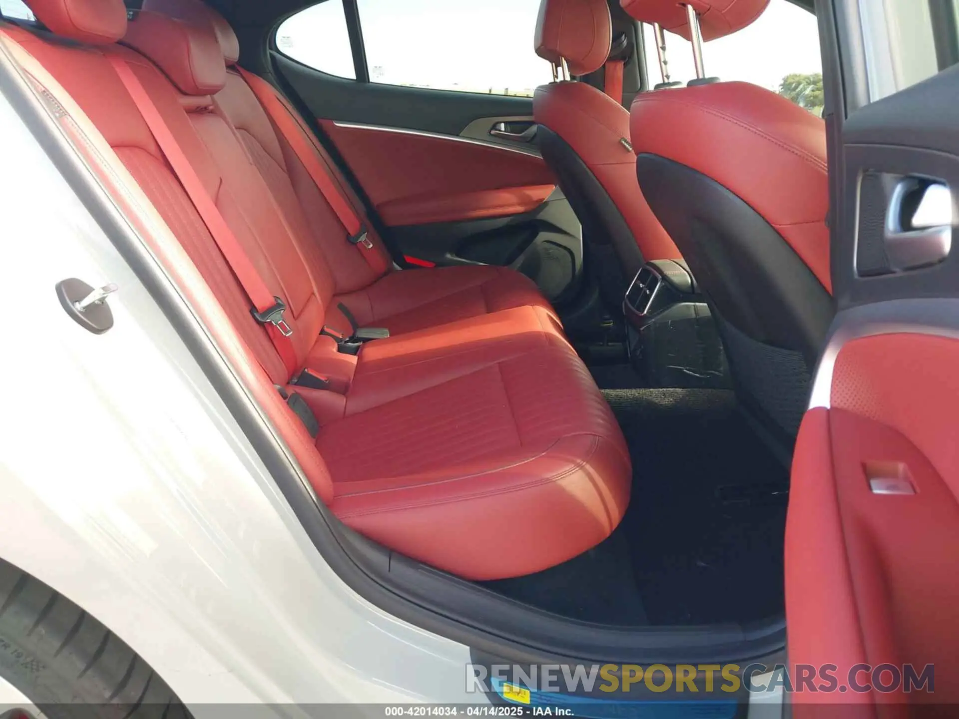8 fotografías del automóvil dañado KMTG54SE7RU141266 GENESIS G70 2024