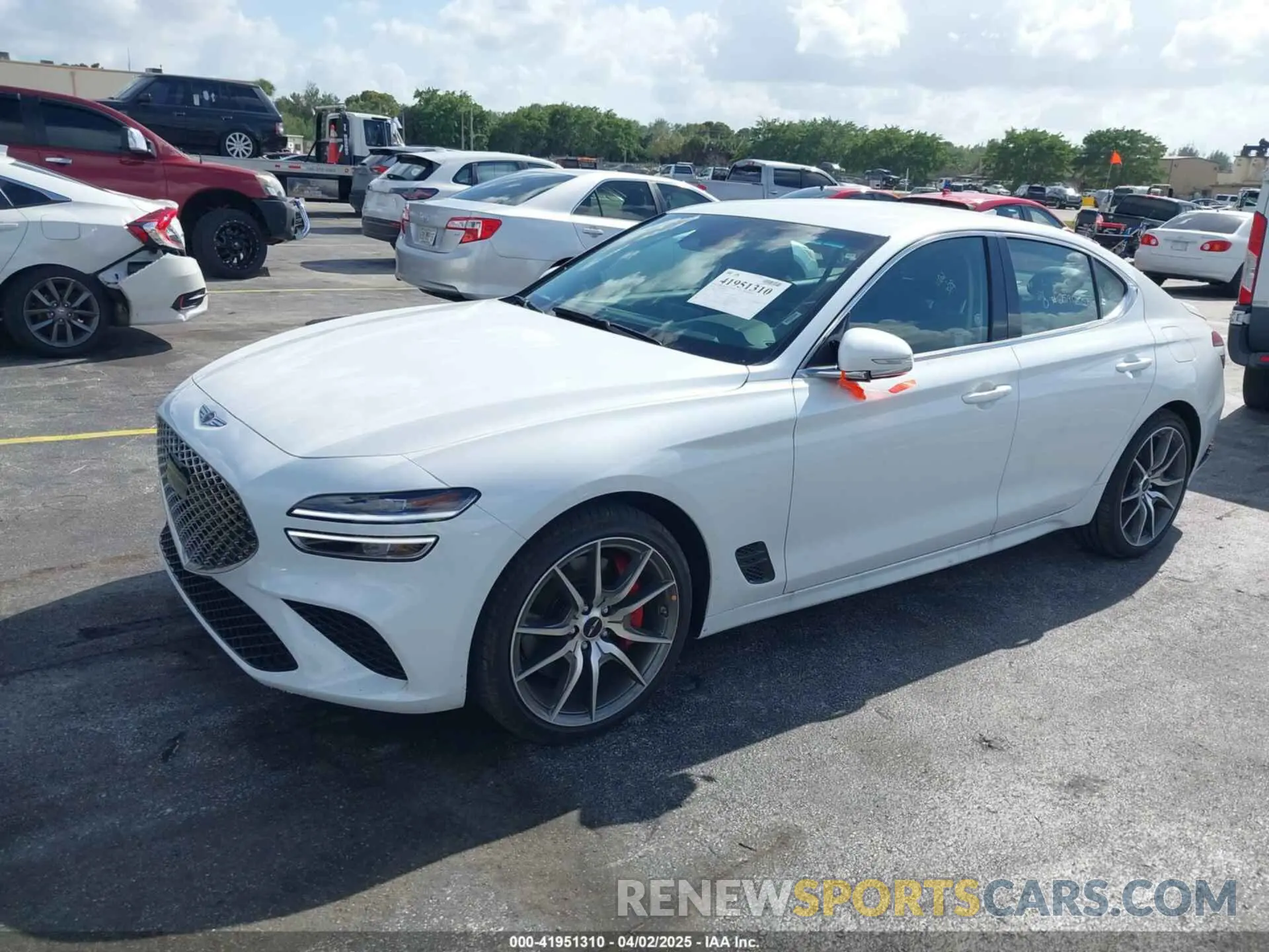 2 fotografías del automóvil dañado KMTG34SC1SU156324 GENESIS G70 2025