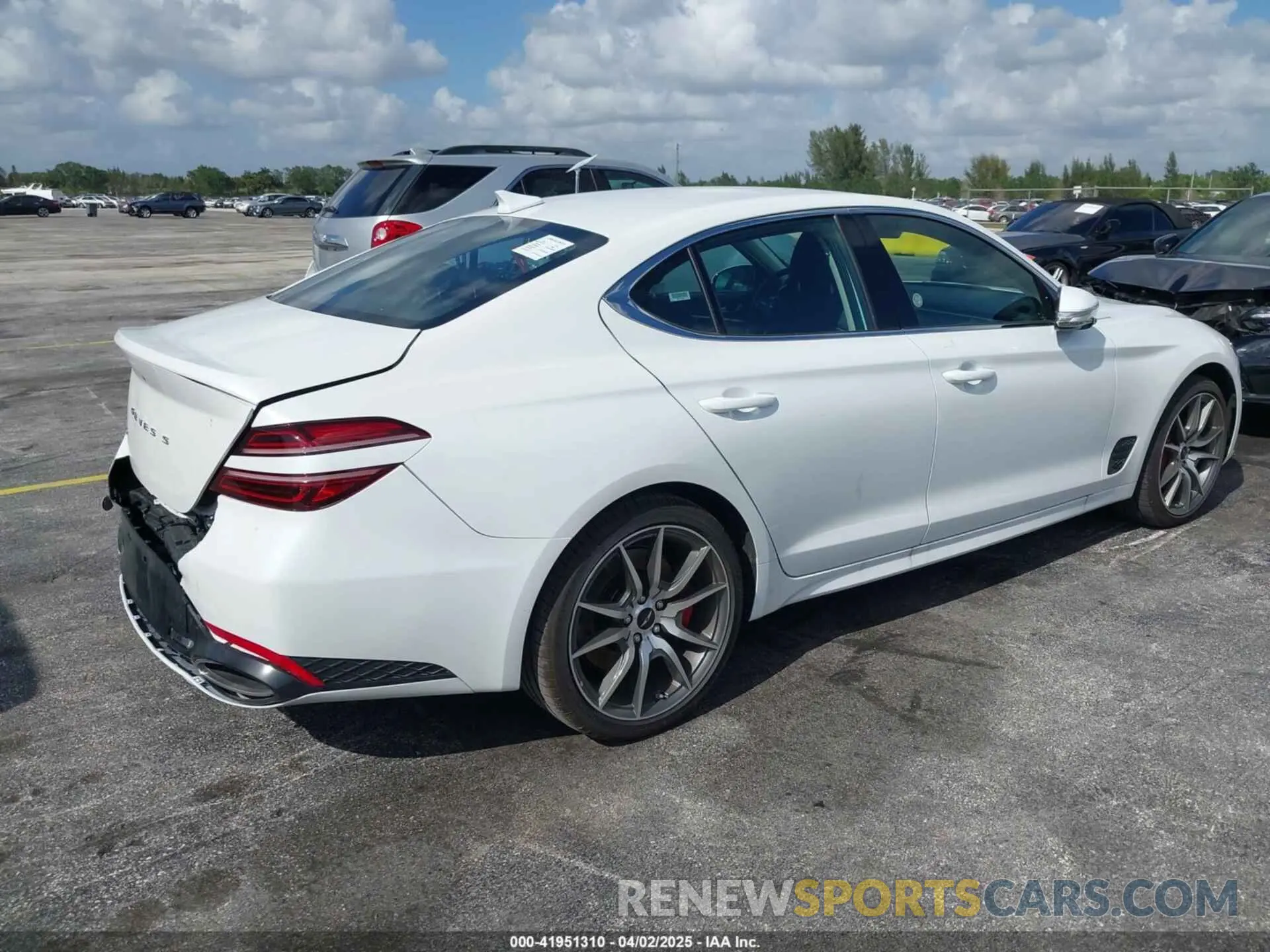 4 fotografías del automóvil dañado KMTG34SC1SU156324 GENESIS G70 2025
