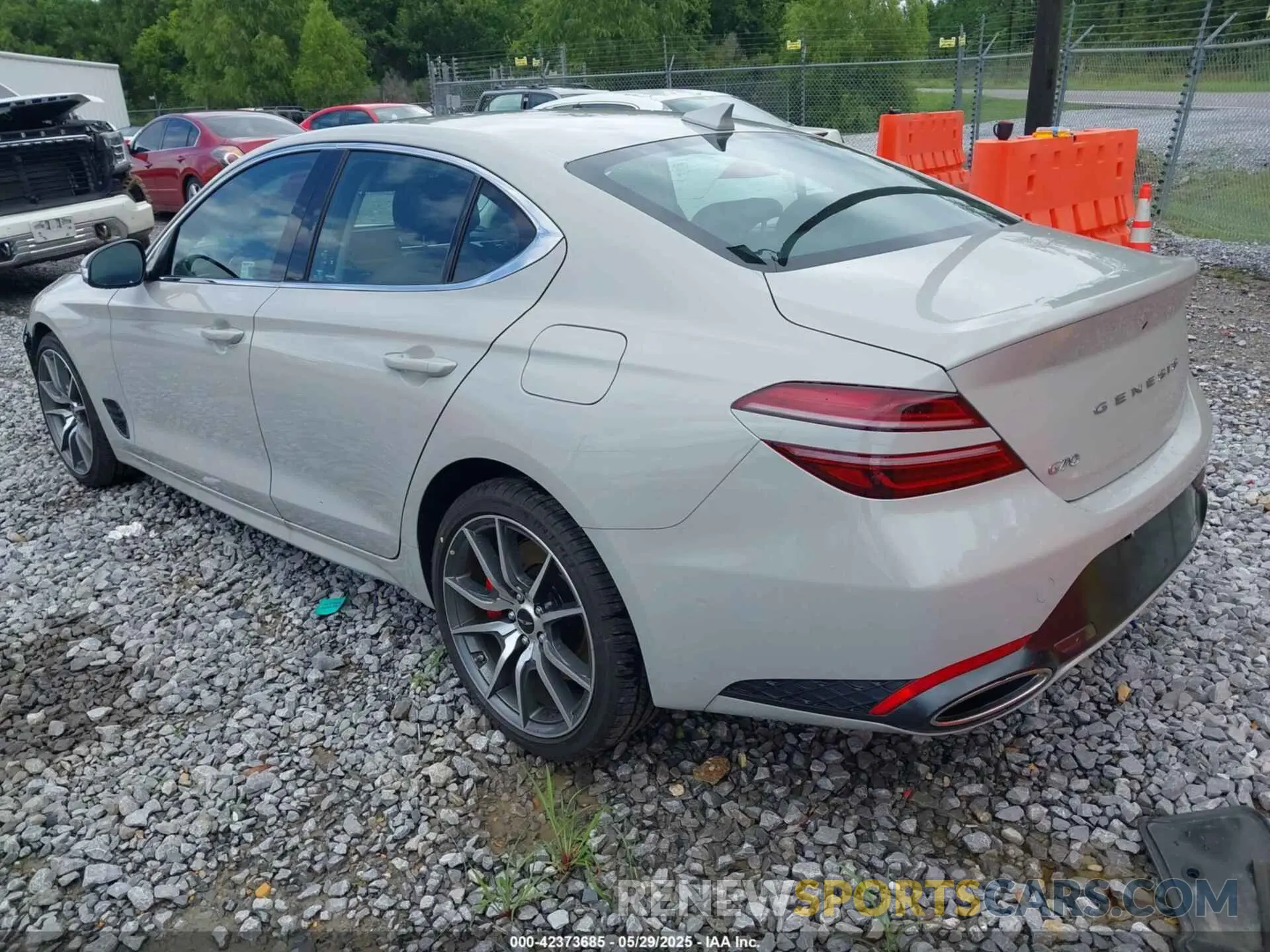 3 fotografías del automóvil dañado KMTG34SC2SU155702 GENESIS G70 2025