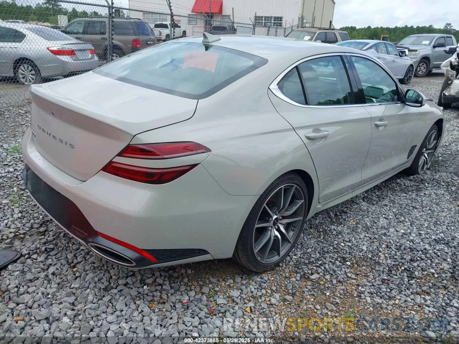 4 fotografías del automóvil dañado KMTG34SC2SU155702 GENESIS G70 2025