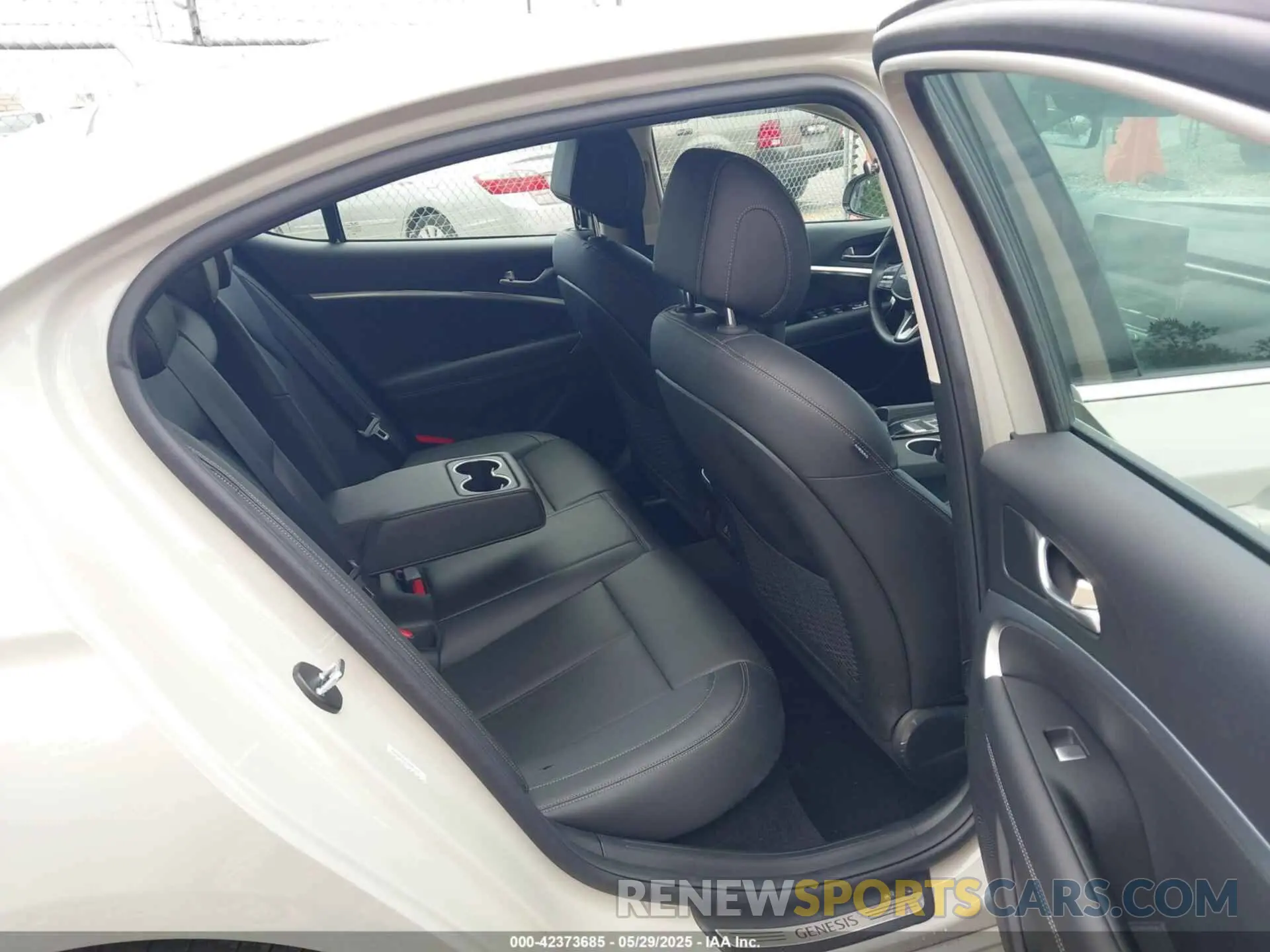 8 fotografías del automóvil dañado KMTG34SC2SU155702 GENESIS G70 2025