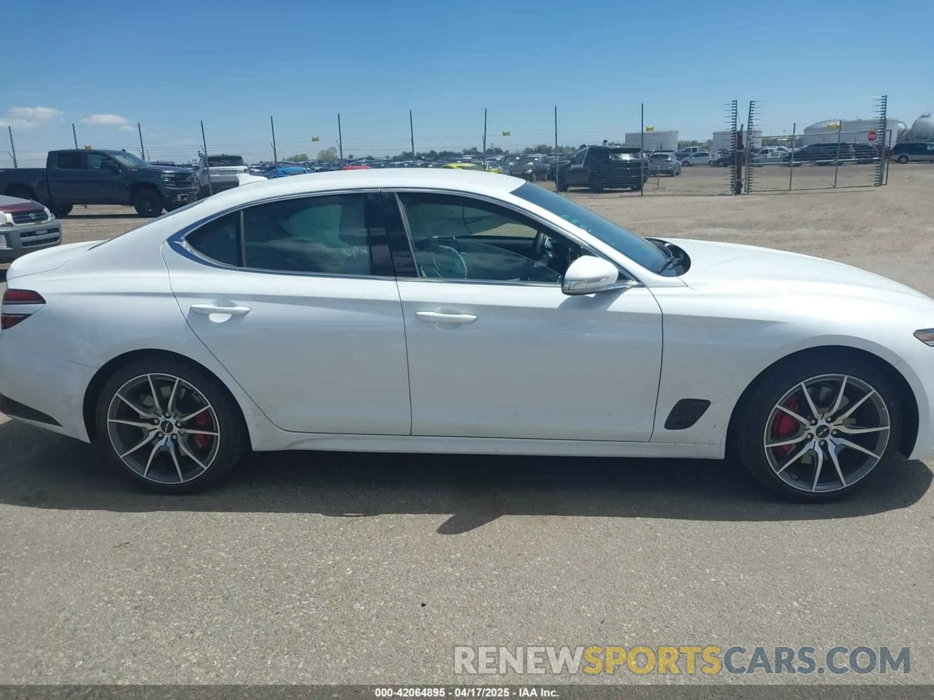 13 fotografías del automóvil dañado KMTG34SC6SU155525 GENESIS G70 2025