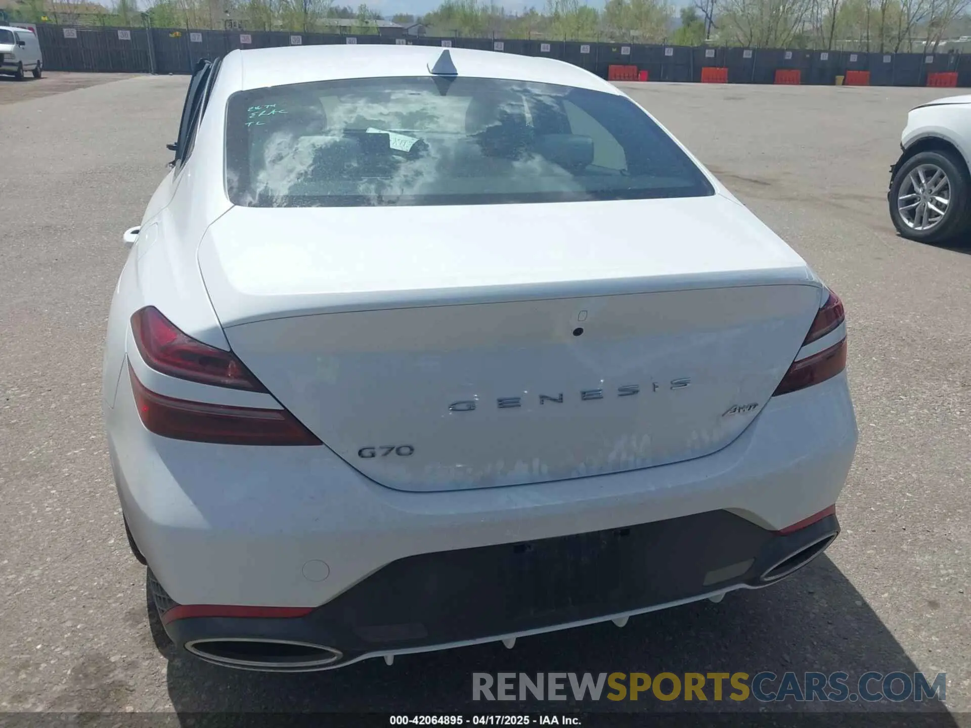 16 fotografías del automóvil dañado KMTG34SC6SU155525 GENESIS G70 2025