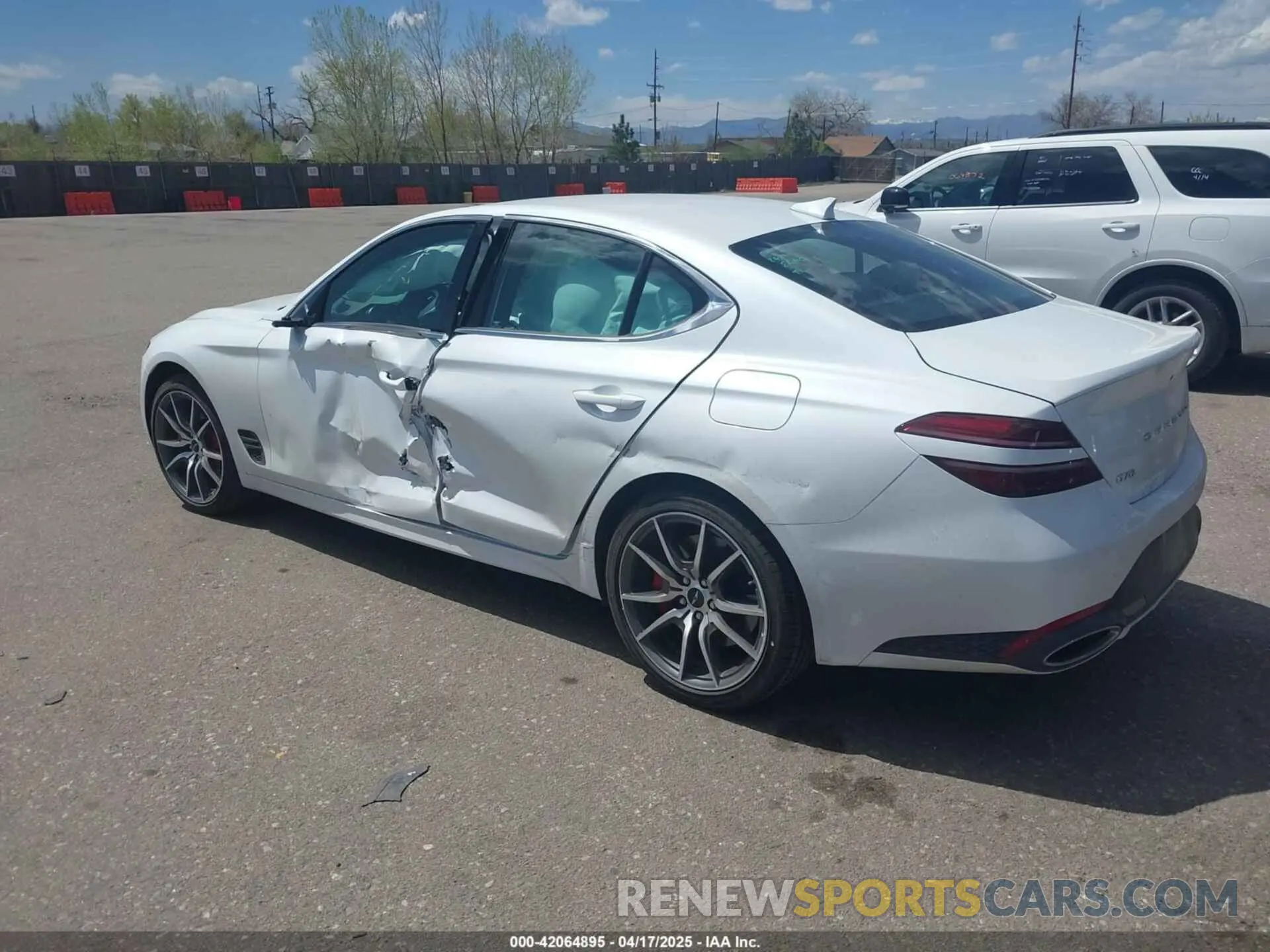 3 fotografías del automóvil dañado KMTG34SC6SU155525 GENESIS G70 2025