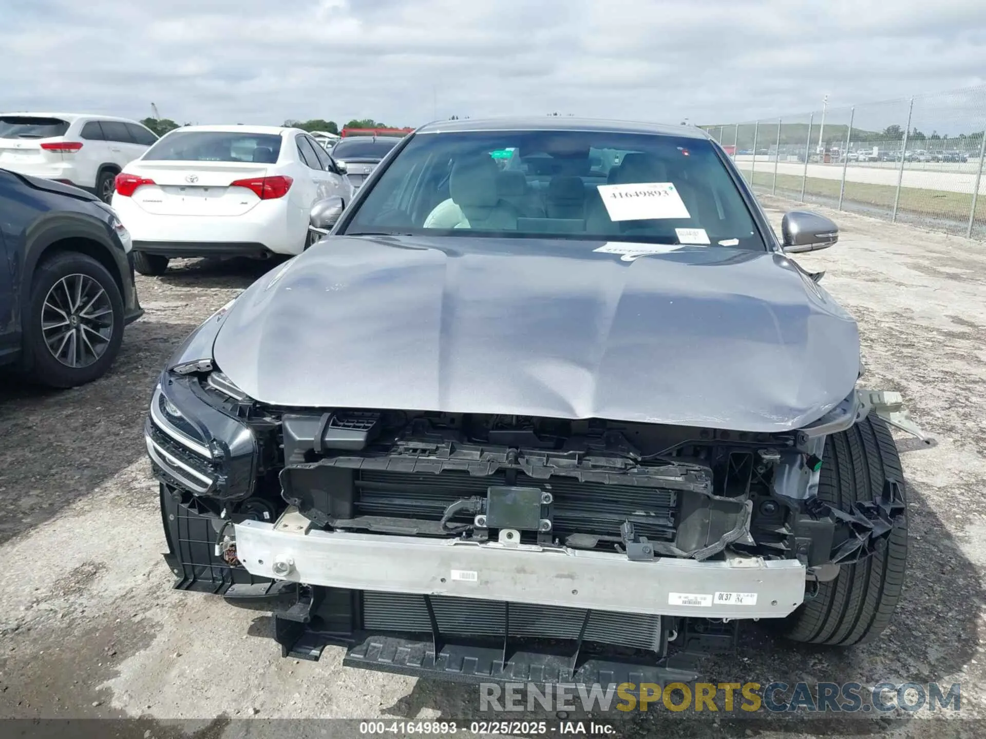 13 fotografías del automóvil dañado KMTG34SC9SU144387 GENESIS G70 2025