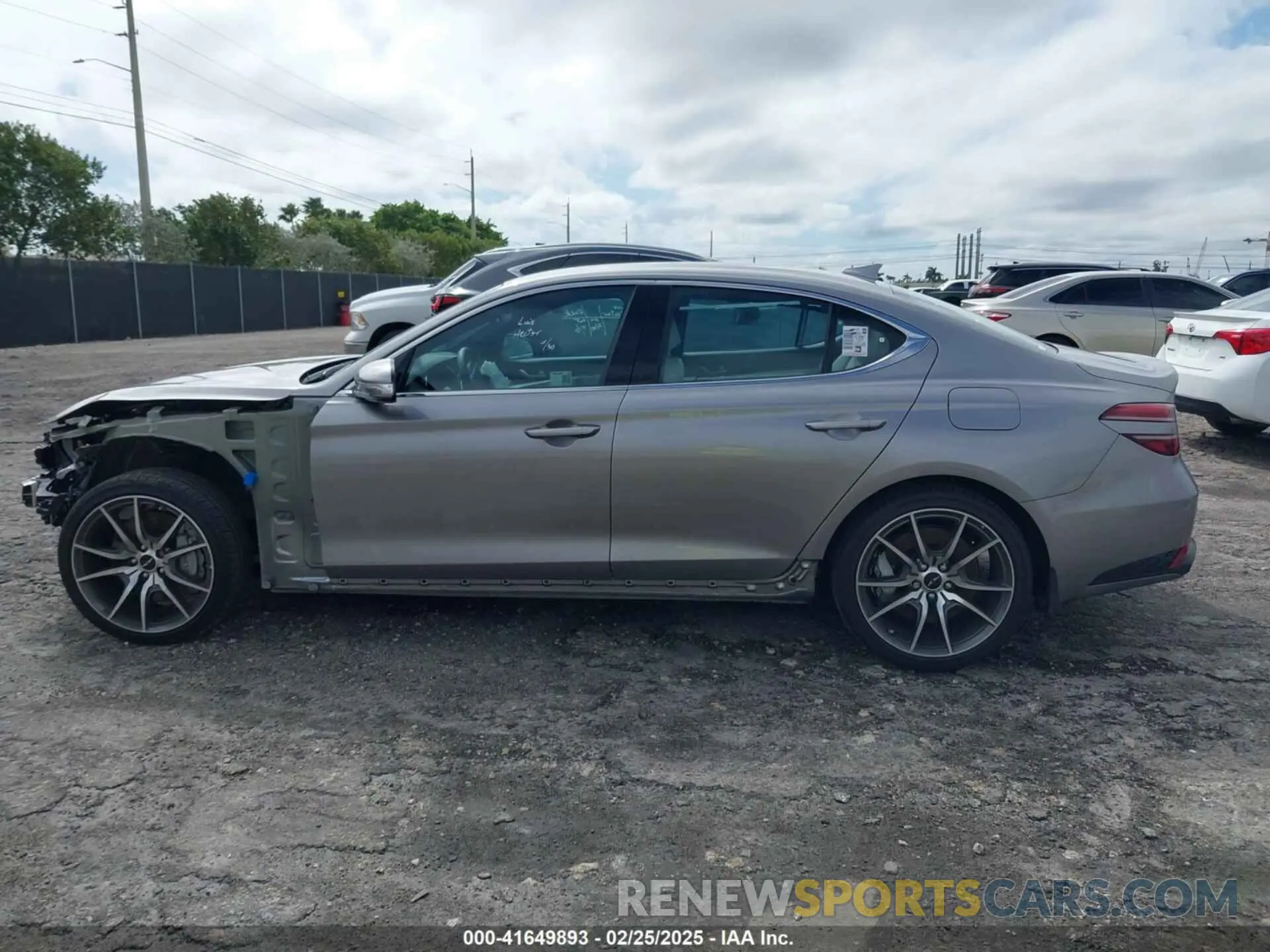 15 fotografías del automóvil dañado KMTG34SC9SU144387 GENESIS G70 2025
