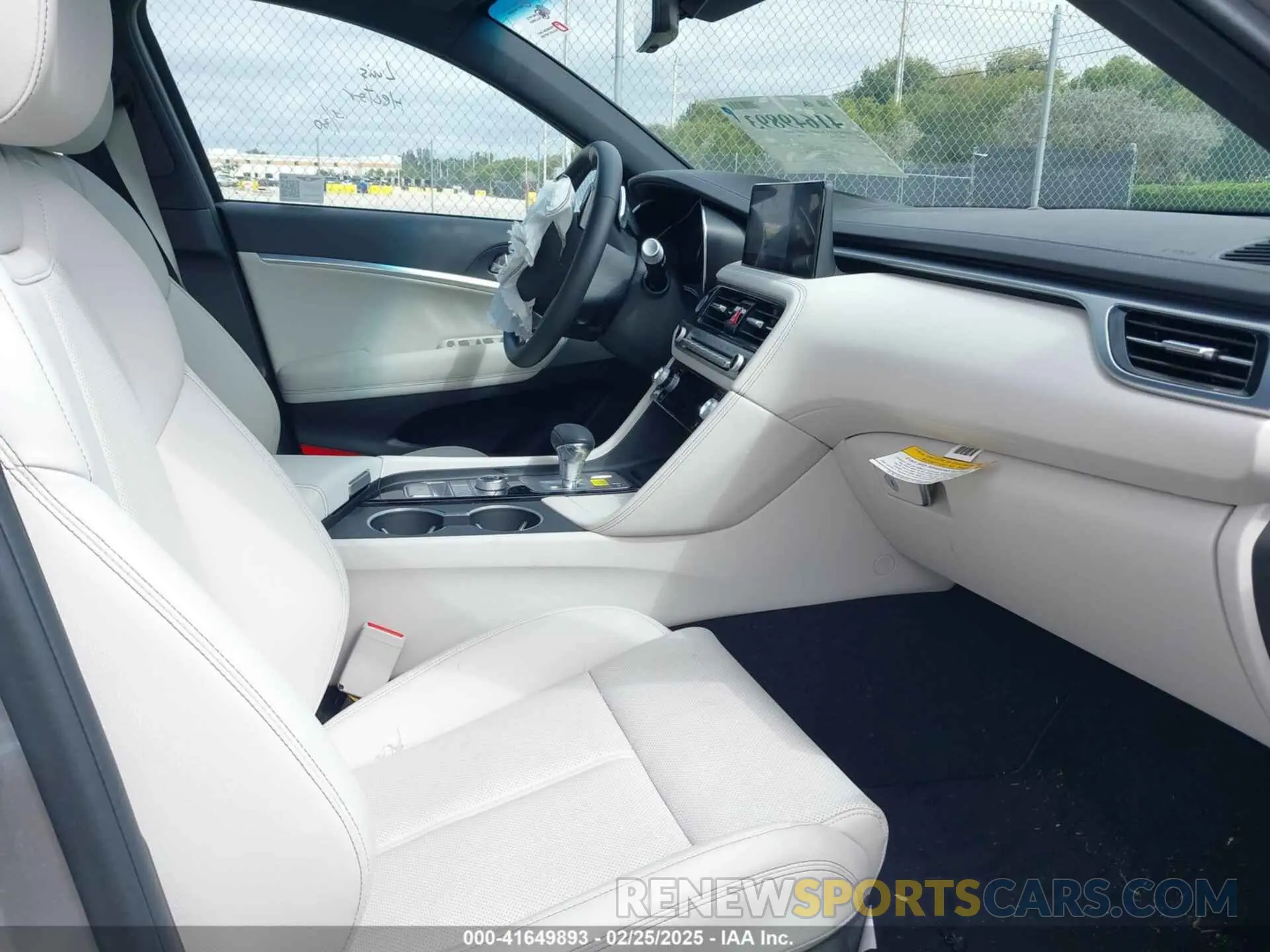 5 fotografías del automóvil dañado KMTG34SC9SU144387 GENESIS G70 2025