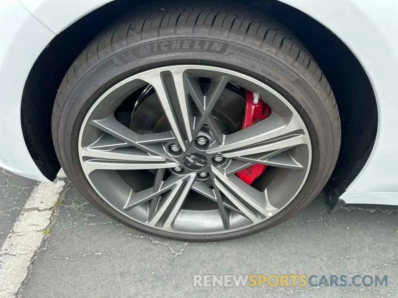 2 fotografías del automóvil dañado KMTG54SE5SU146553 GENESIS G70 2025