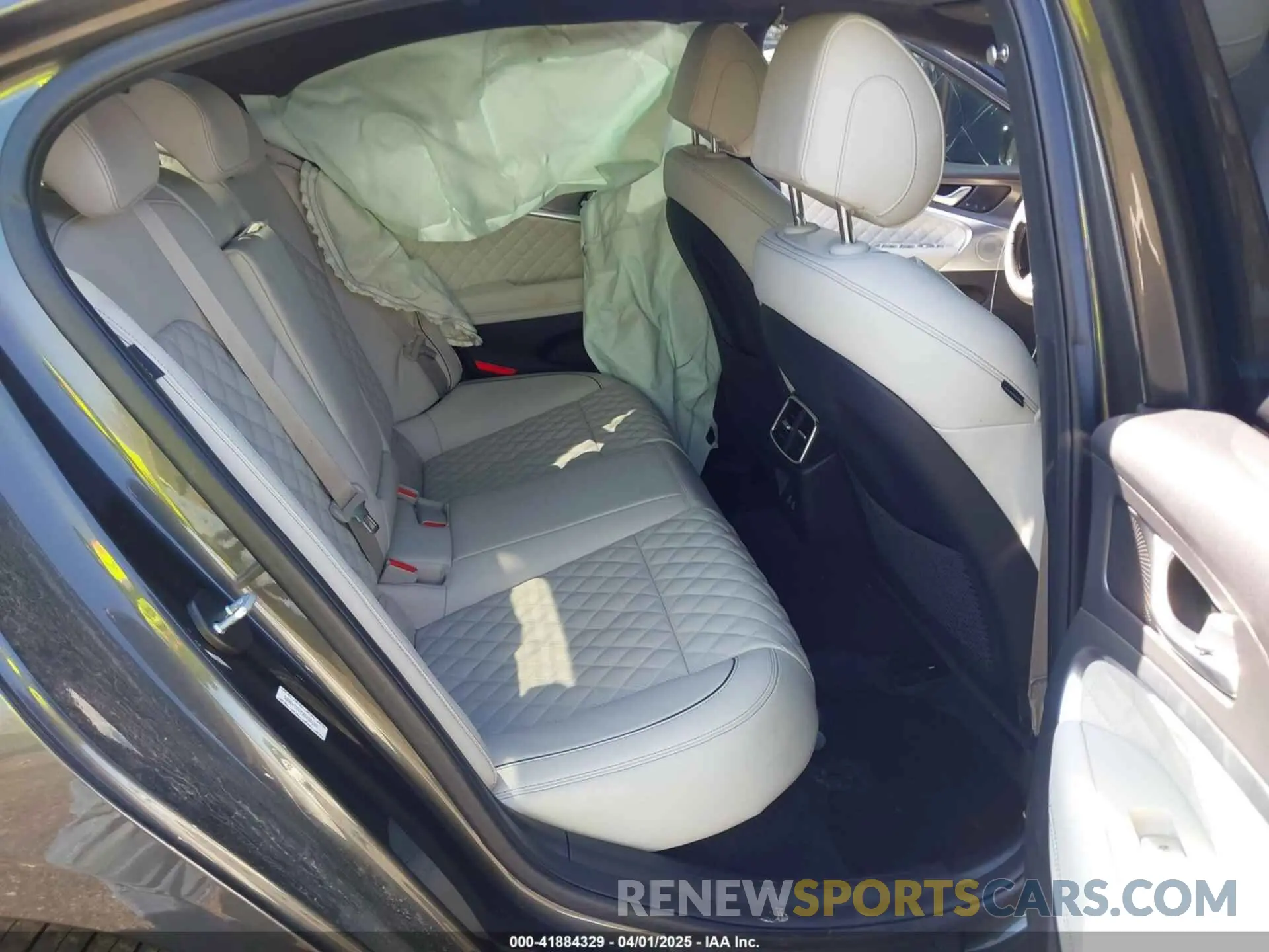 8 fotografías del automóvil dañado KMTG54SE6SU149655 GENESIS G70 2025