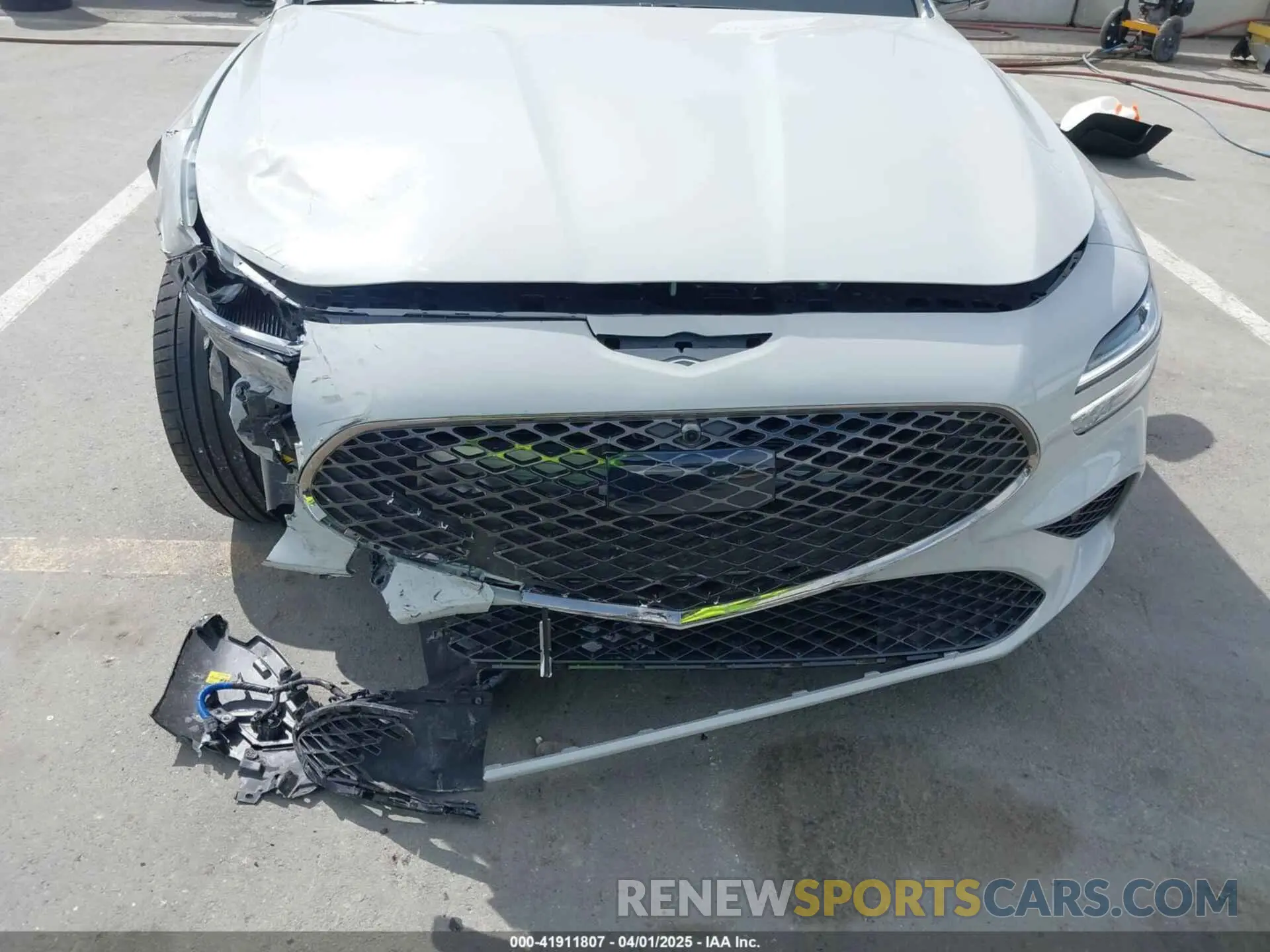 12 fotografías del automóvil dañado KMTG54SE6SU149705 GENESIS G70 2025