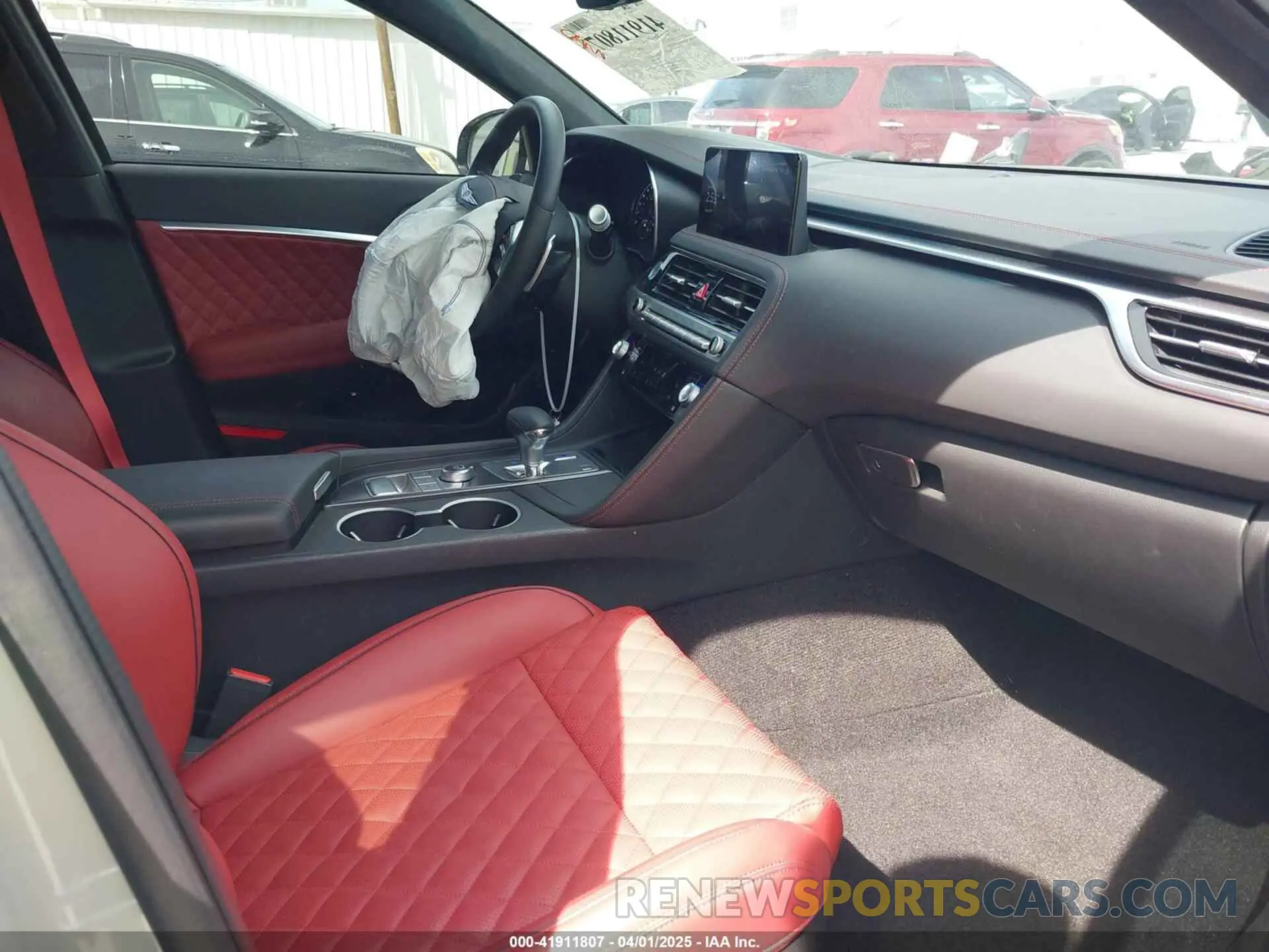 5 fotografías del automóvil dañado KMTG54SE6SU149705 GENESIS G70 2025