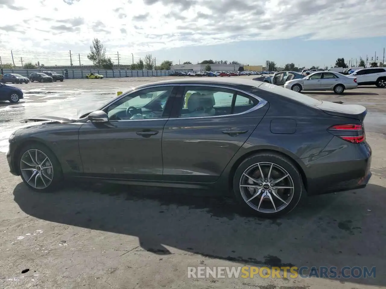 2 fotografías del automóvil dañado KMTG34SC0SU144360 GENESIS G70 BASE 2025