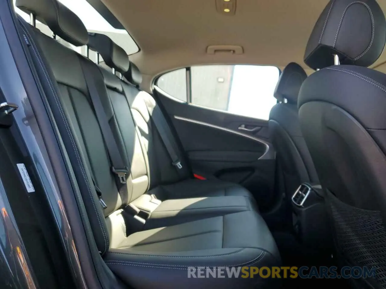 10 fotografías del automóvil dañado KMTG34SC1SU151883 GENESIS G70 BASE 2025