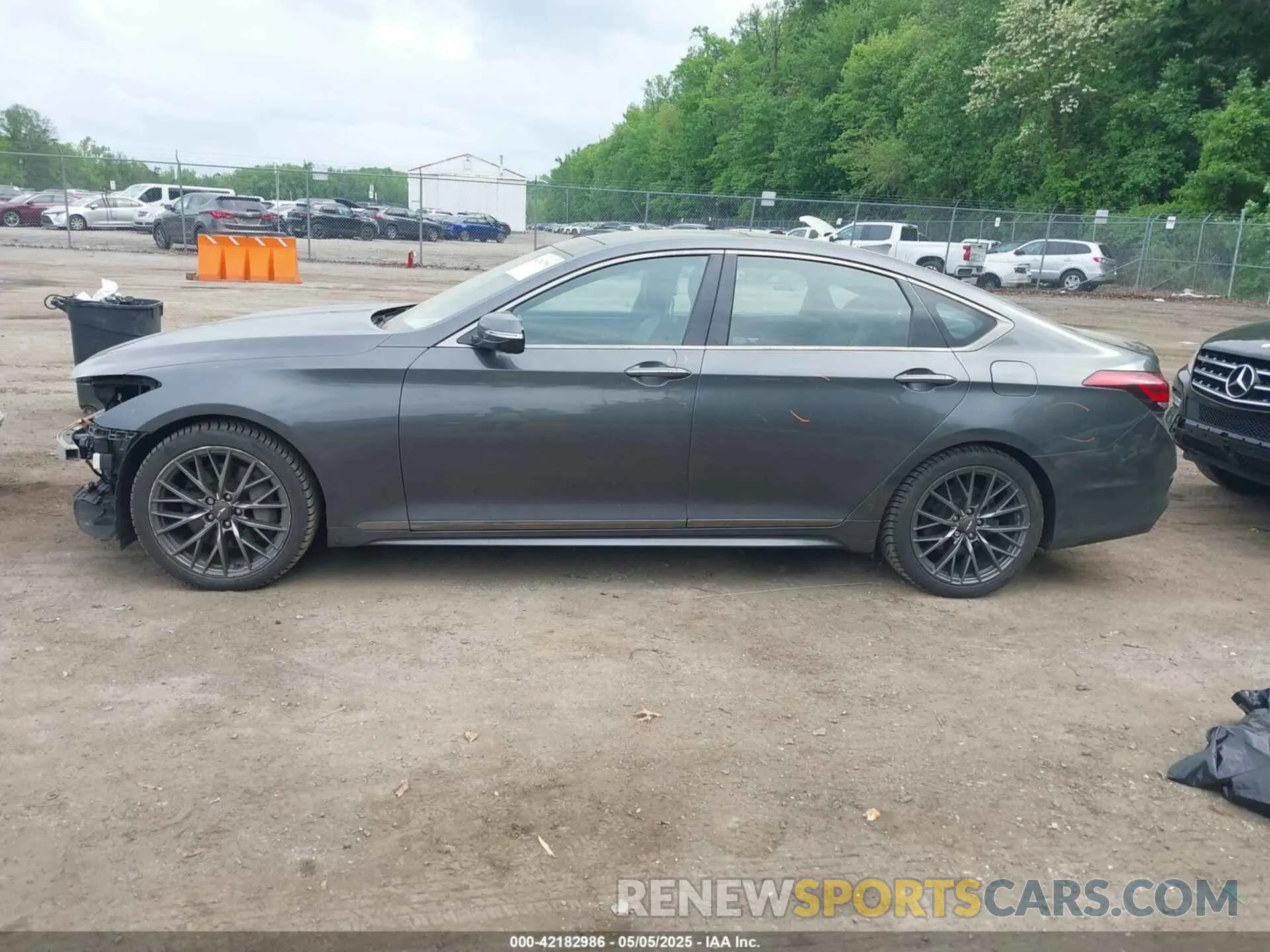 15 fotografías del automóvil dañado KMHGN4JE1KU287647 GENESIS G80 2019