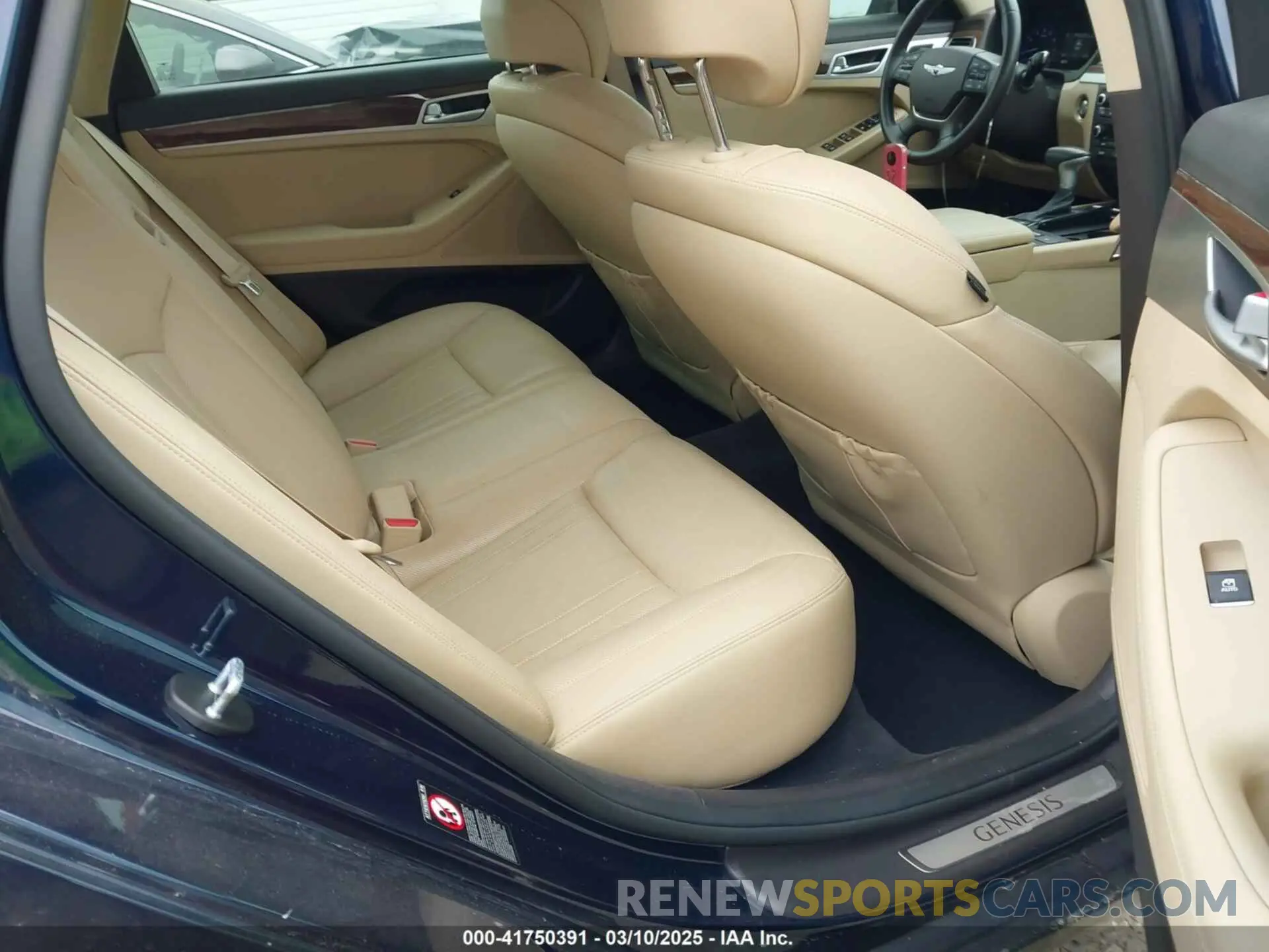 8 fotografías del automóvil dañado KMHGN4JE2KU299404 GENESIS G80 2019