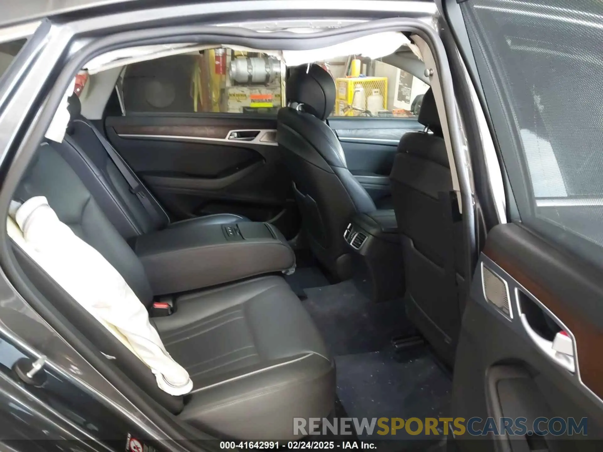 8 fotografías del automóvil dañado KMHGN4JE4KU299355 GENESIS G80 2019