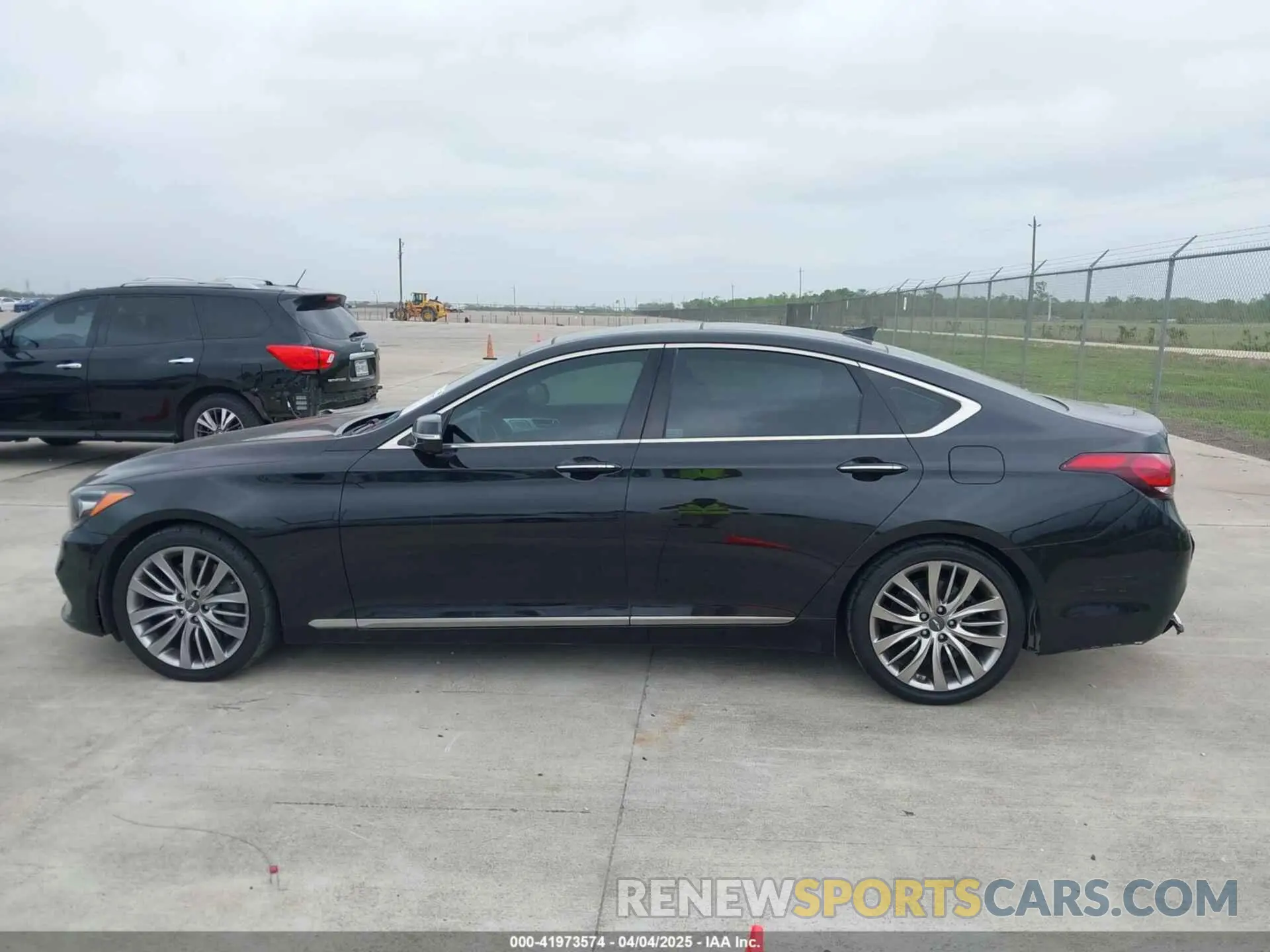 15 fotografías del automóvil dañado KMHGN4JF4KU291345 GENESIS G80 2019