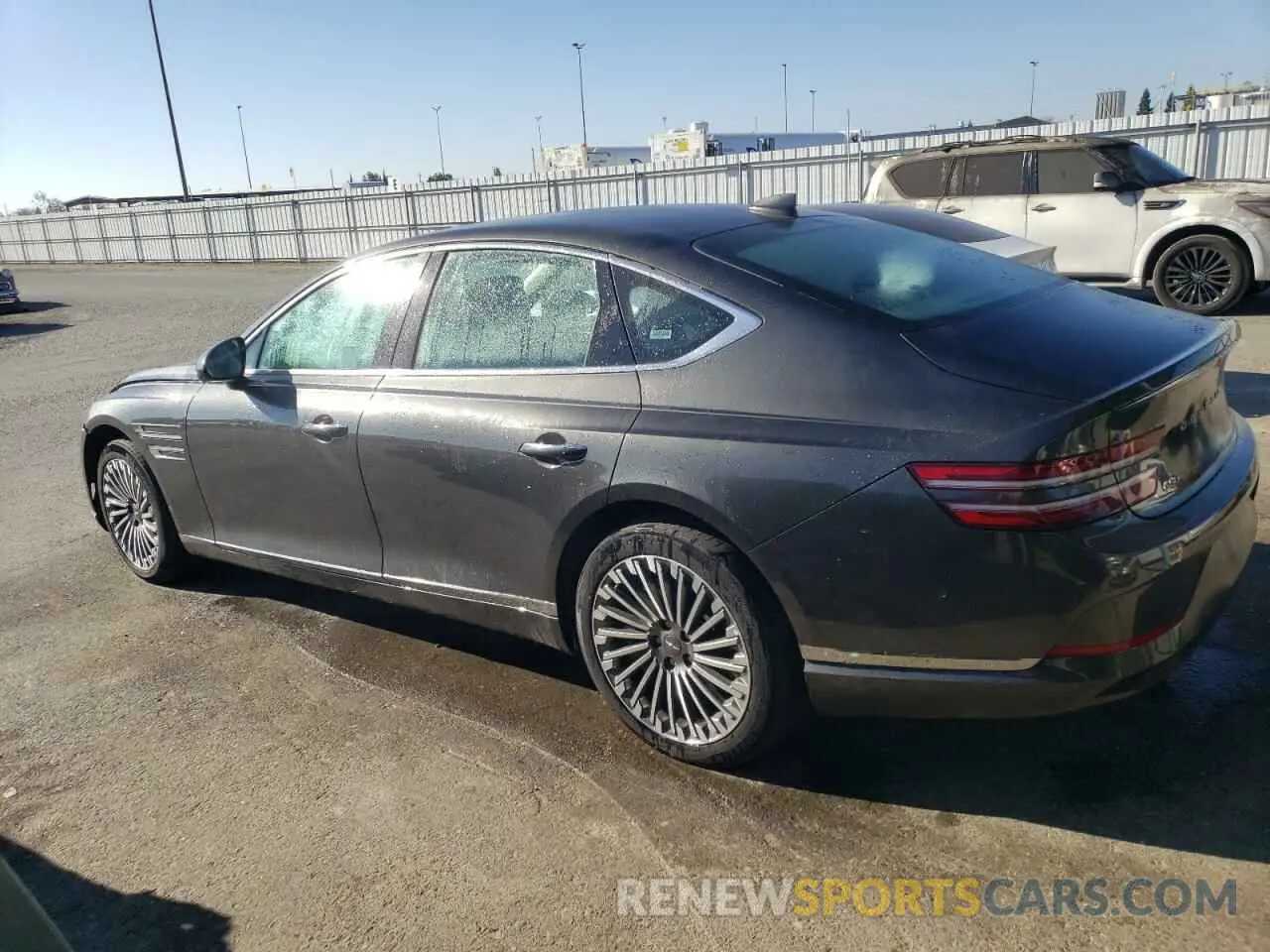 2 fotografías del automóvil dañado KMTGE4S17PU006864 GENESIS G80 2023