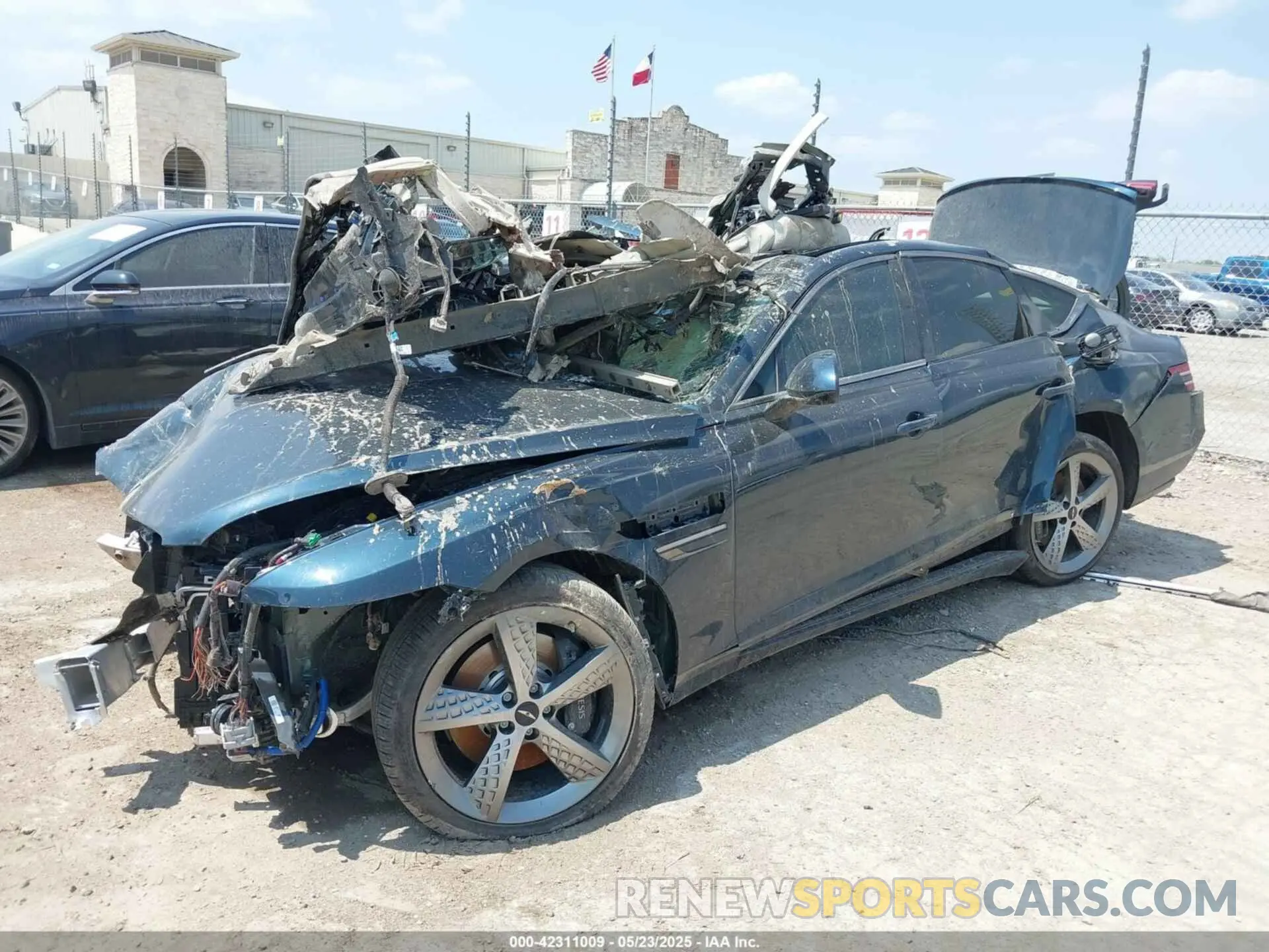 2 fotografías del automóvil dañado KMTGG4SD2SU286304 GENESIS G80 2025