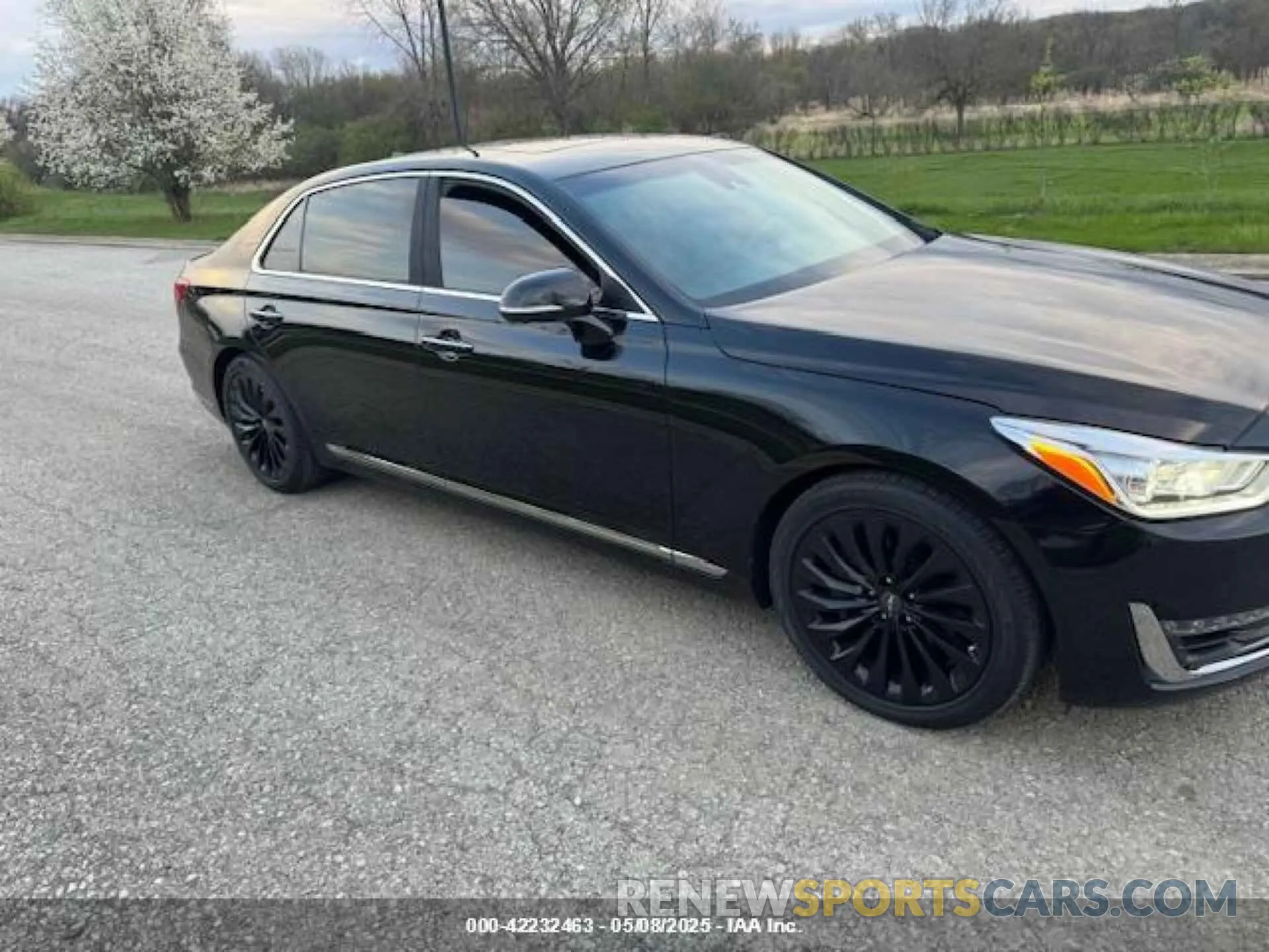 2 fotografías del automóvil dañado KMHG54JH9KU053279 GENESIS G90 2019