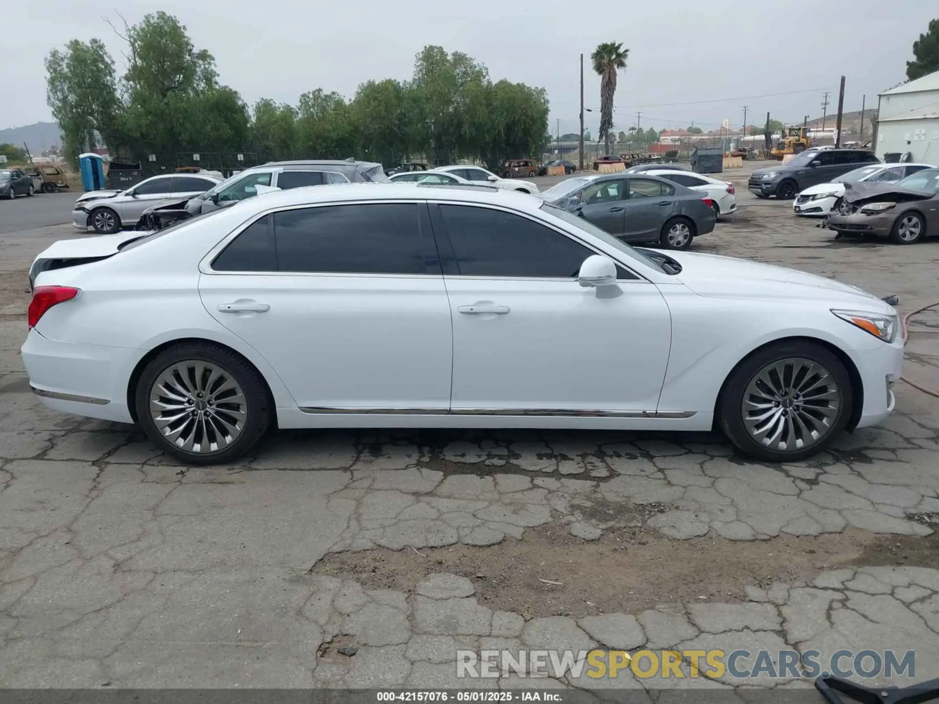 13 fotografías del automóvil dañado KMTF34JA4KU061686 GENESIS G90 2019