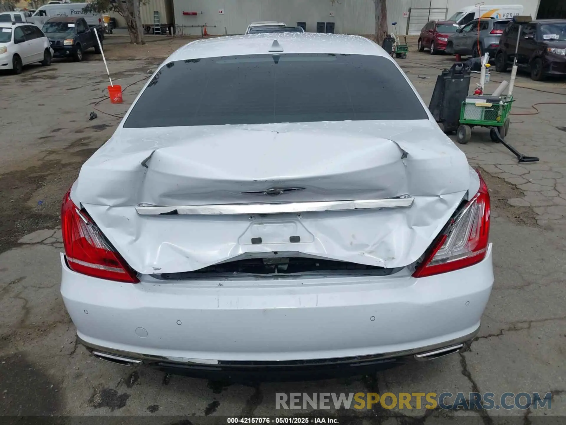 16 fotografías del automóvil dañado KMTF34JA4KU061686 GENESIS G90 2019