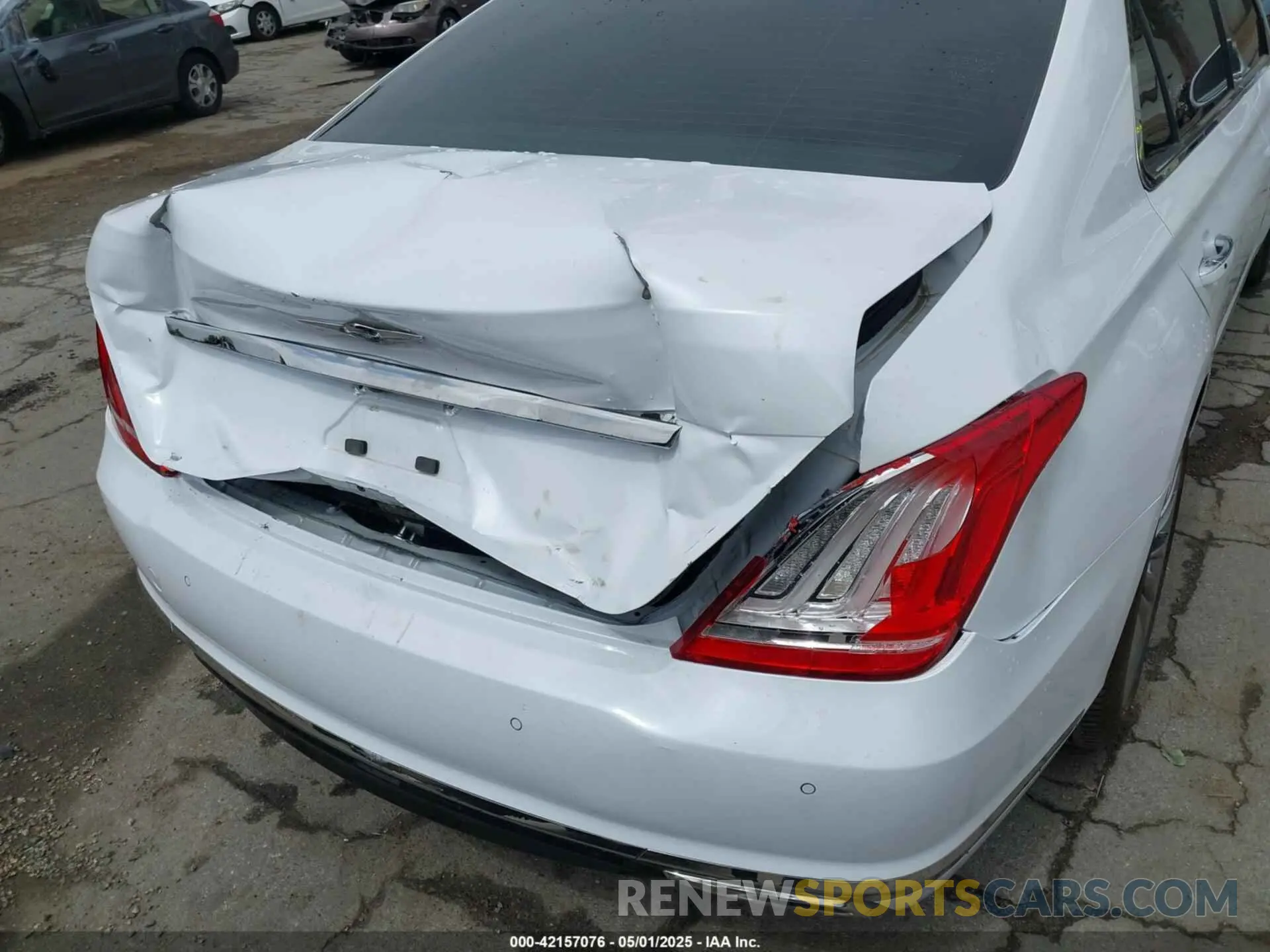 17 fotografías del automóvil dañado KMTF34JA4KU061686 GENESIS G90 2019