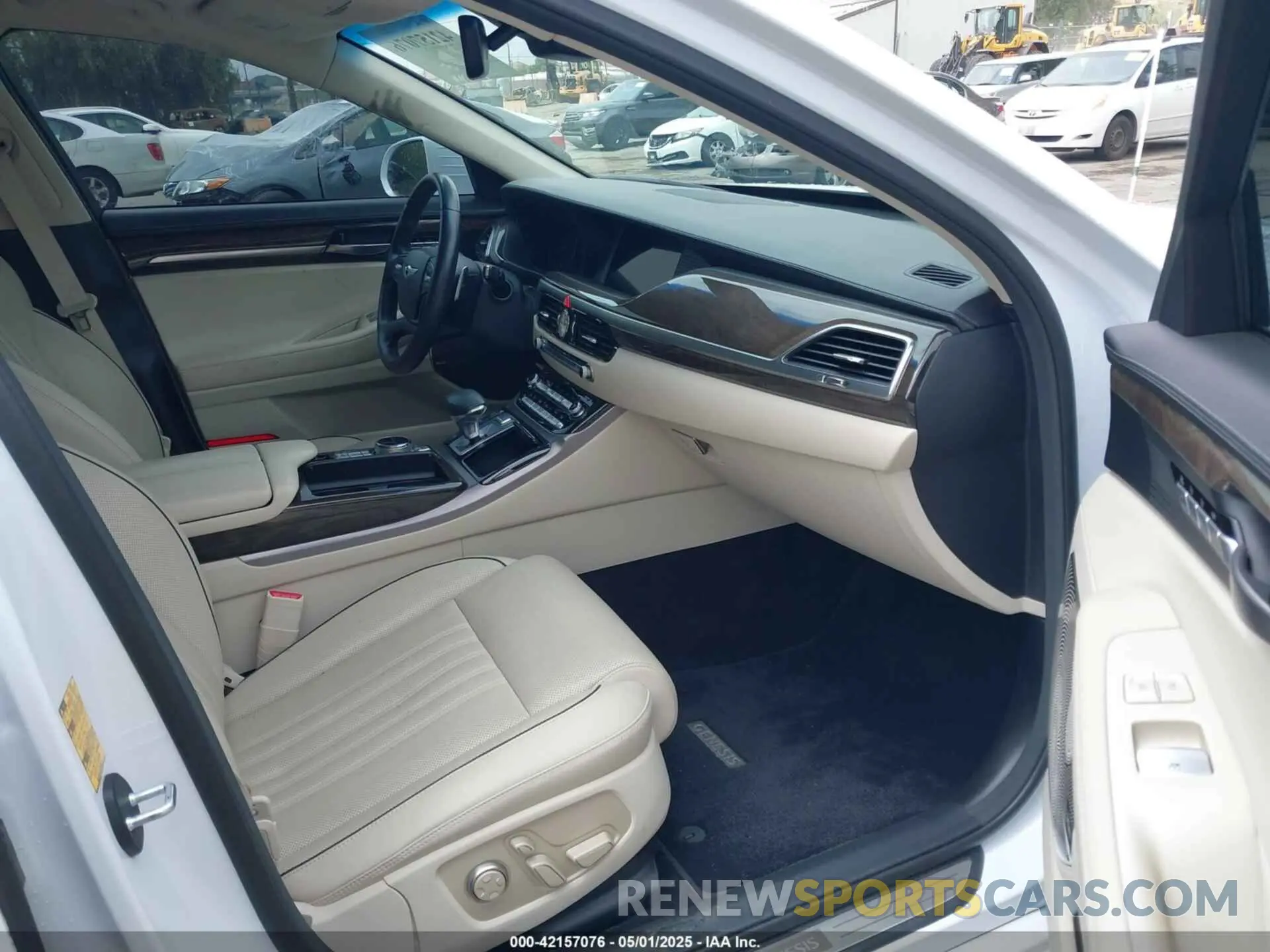 5 fotografías del automóvil dañado KMTF34JA4KU061686 GENESIS G90 2019
