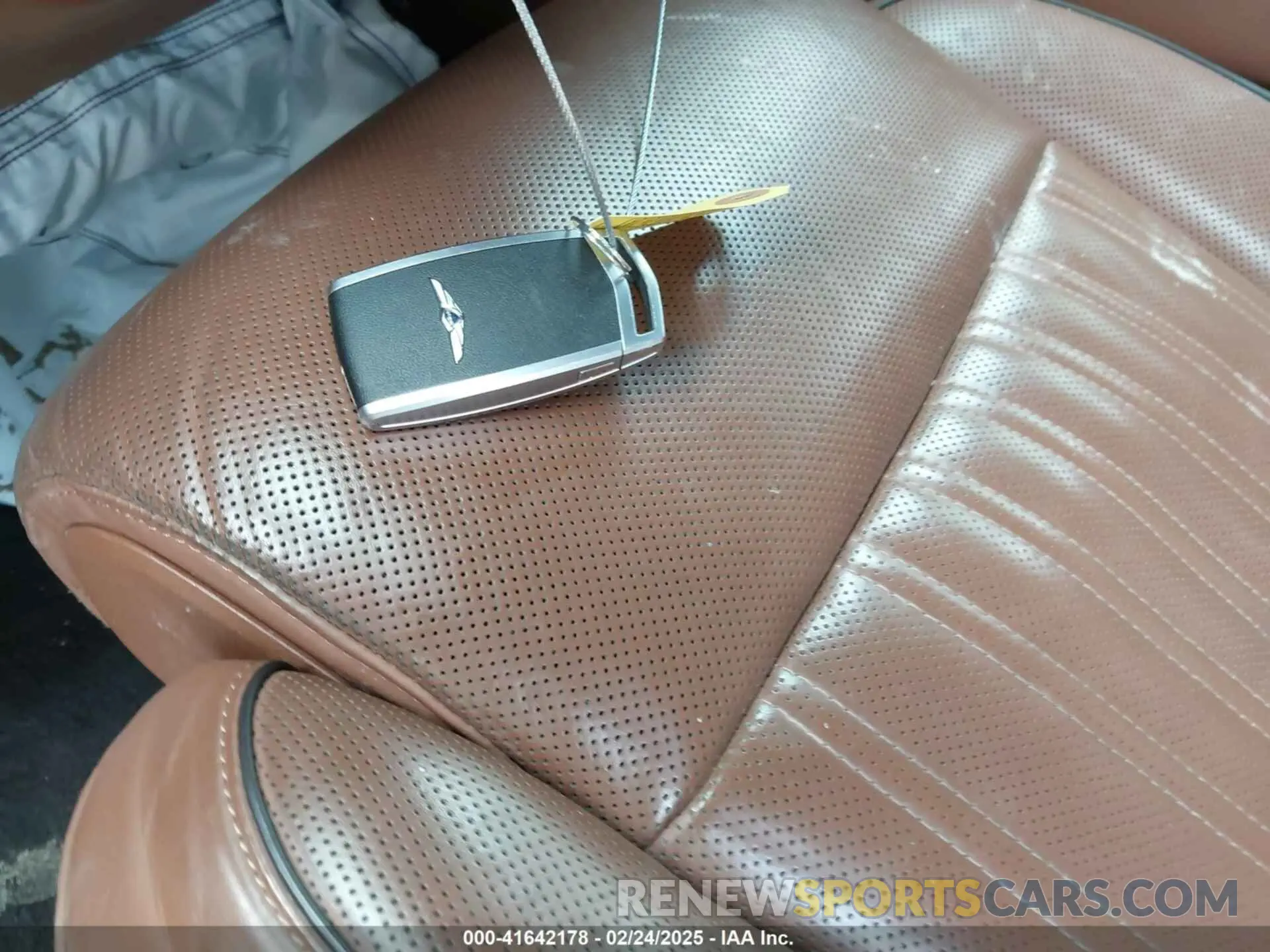 11 fotografías del automóvil dañado KMTF54PH1LU081314 GENESIS G90 2020