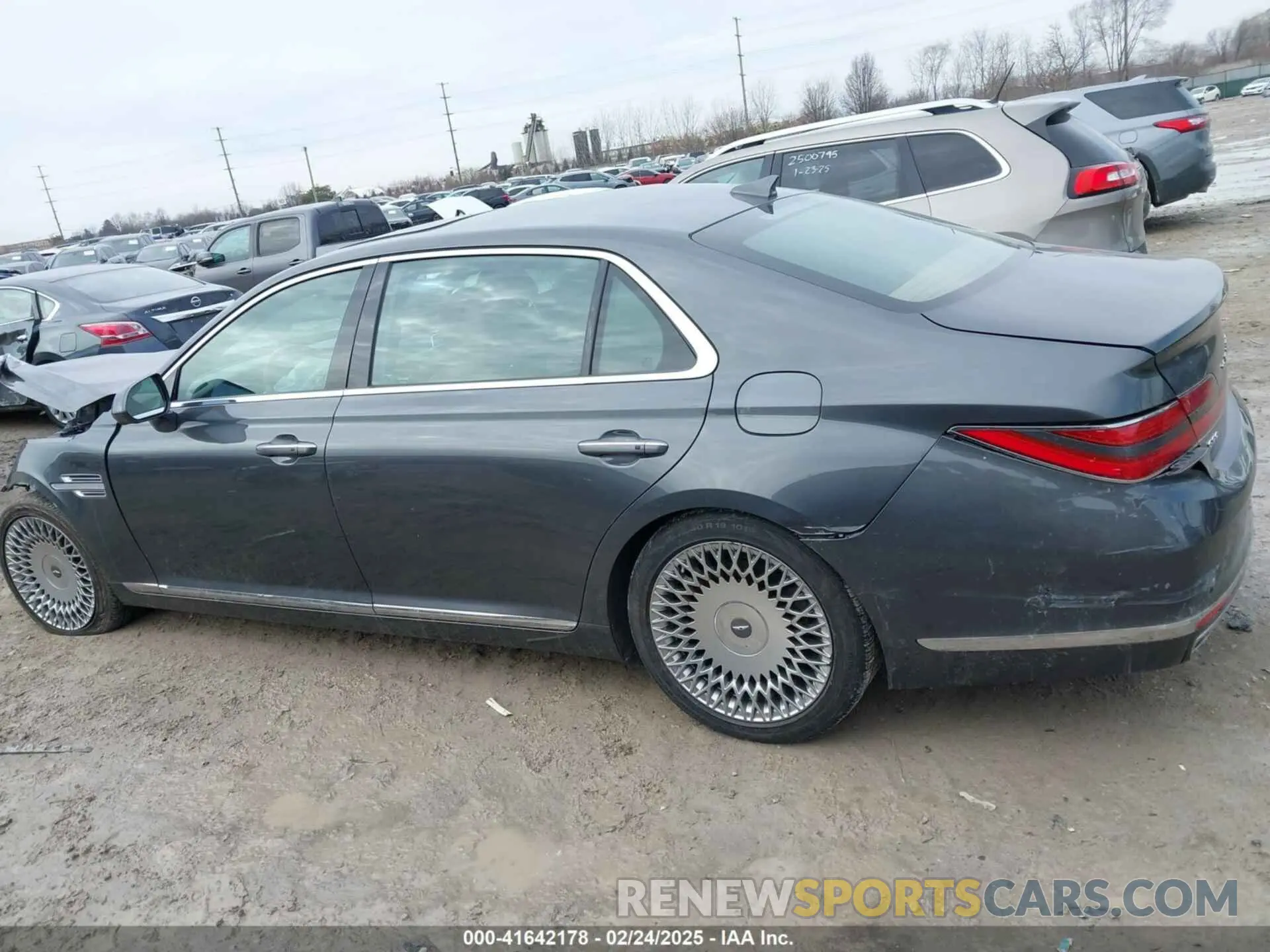 14 fotografías del automóvil dañado KMTF54PH1LU081314 GENESIS G90 2020